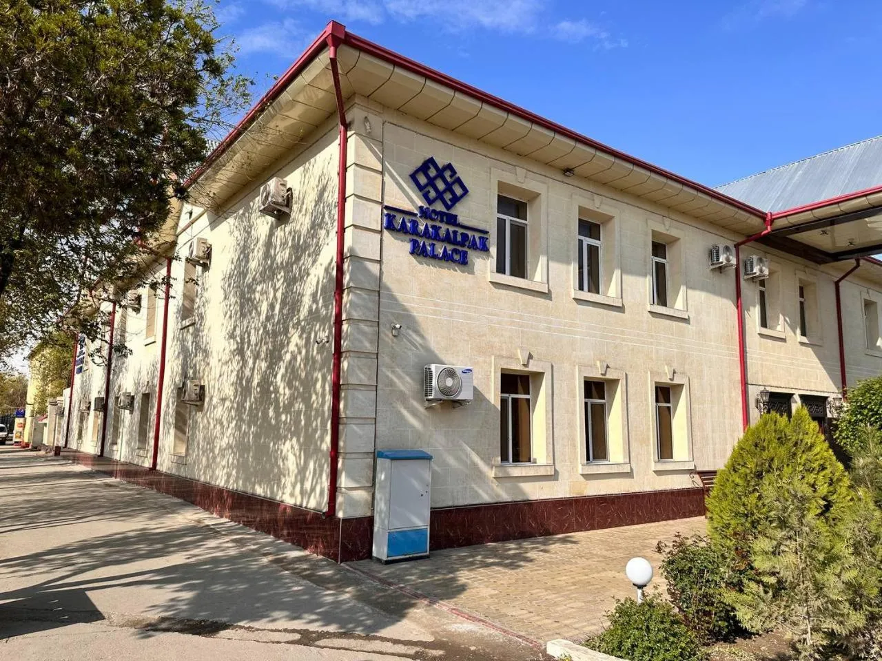 Facade/entrance in Karakalpak Palace Hotel