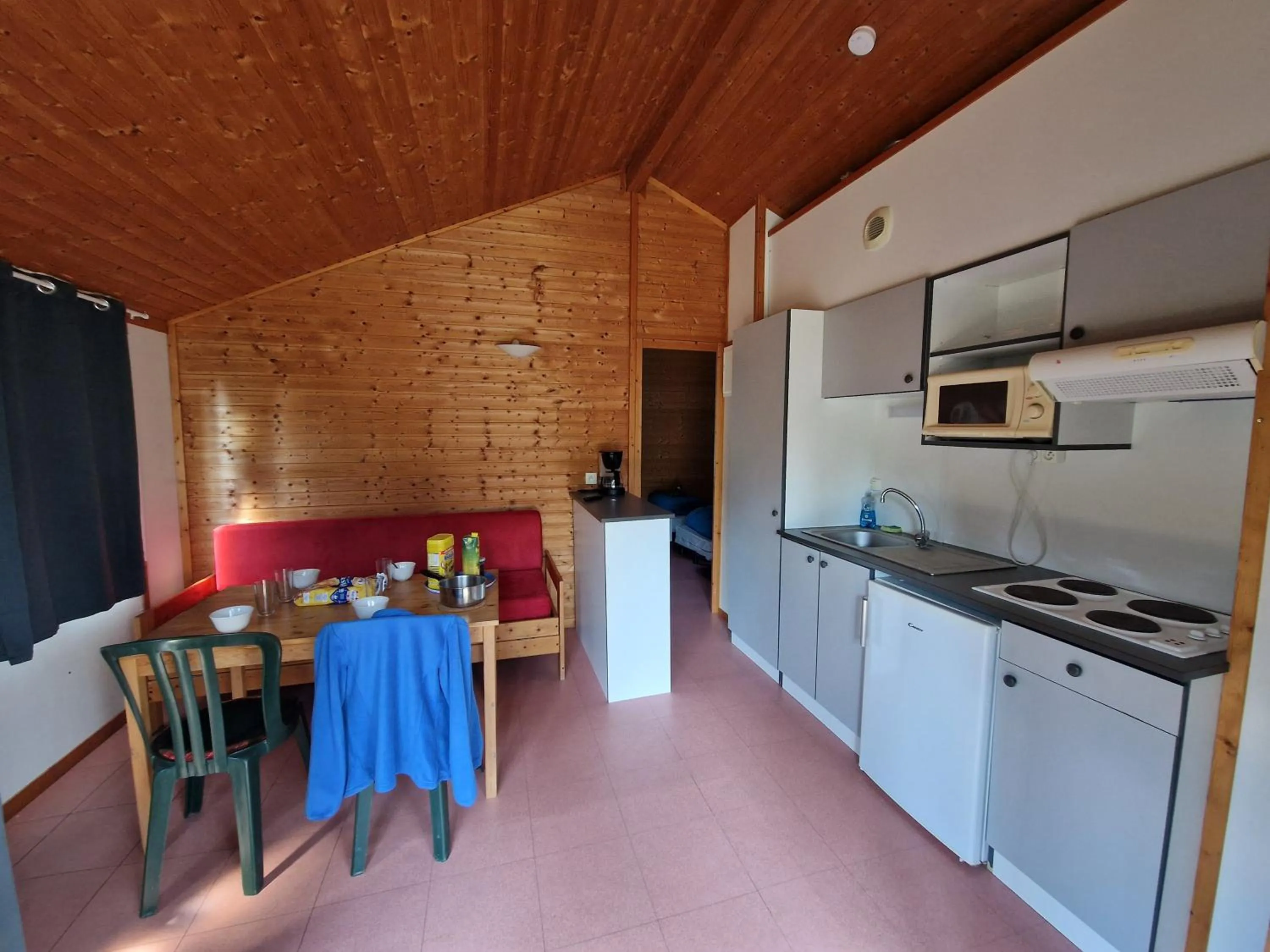 Kitchen or kitchenette in Camping Marmotel