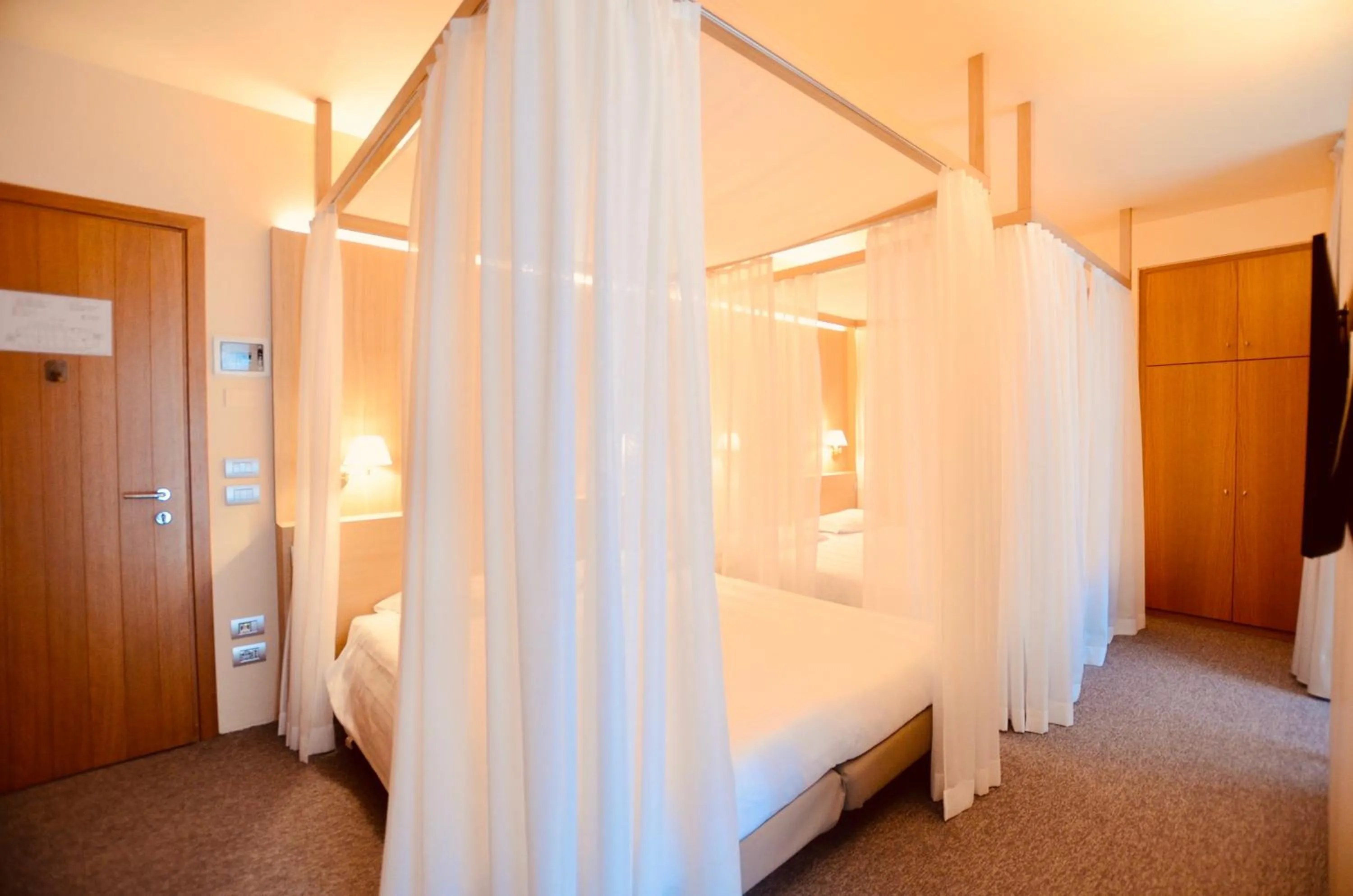 Bedroom, Bed in Albergo Sorriso