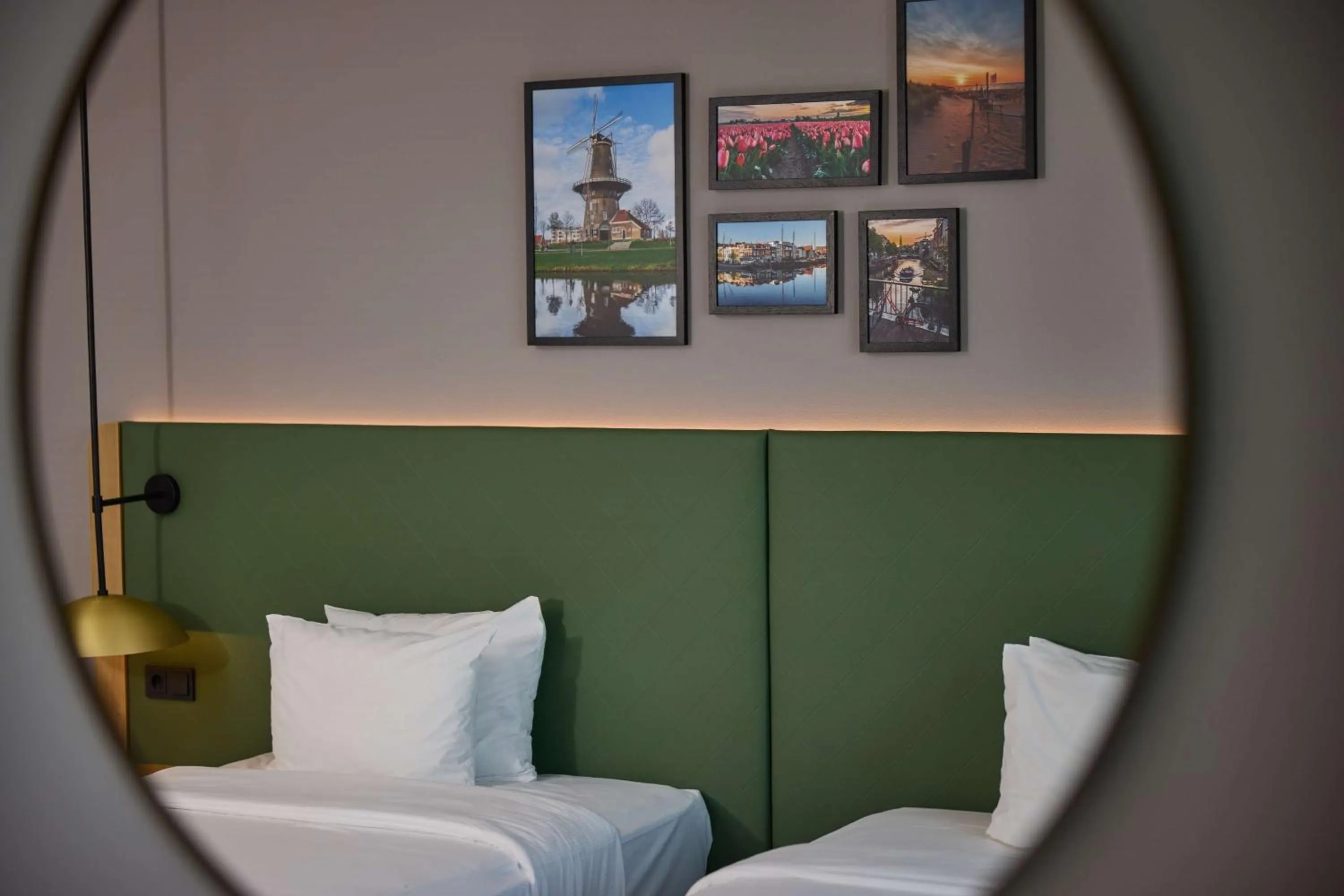 Bedroom, Bed in Hilton Garden Inn Leiden