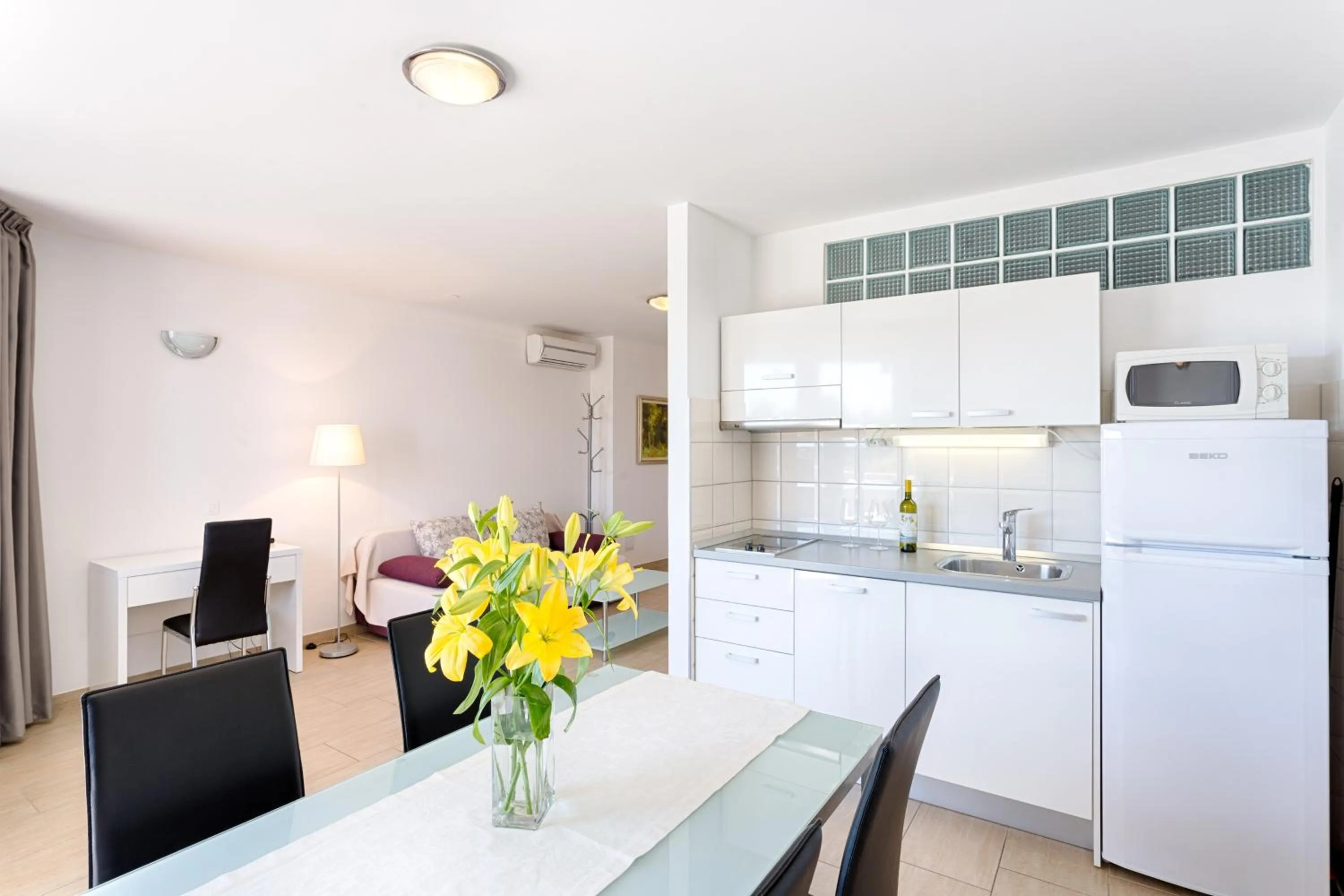 Kitchen or kitchenette in Adriatic Queen Rooms & Apartments