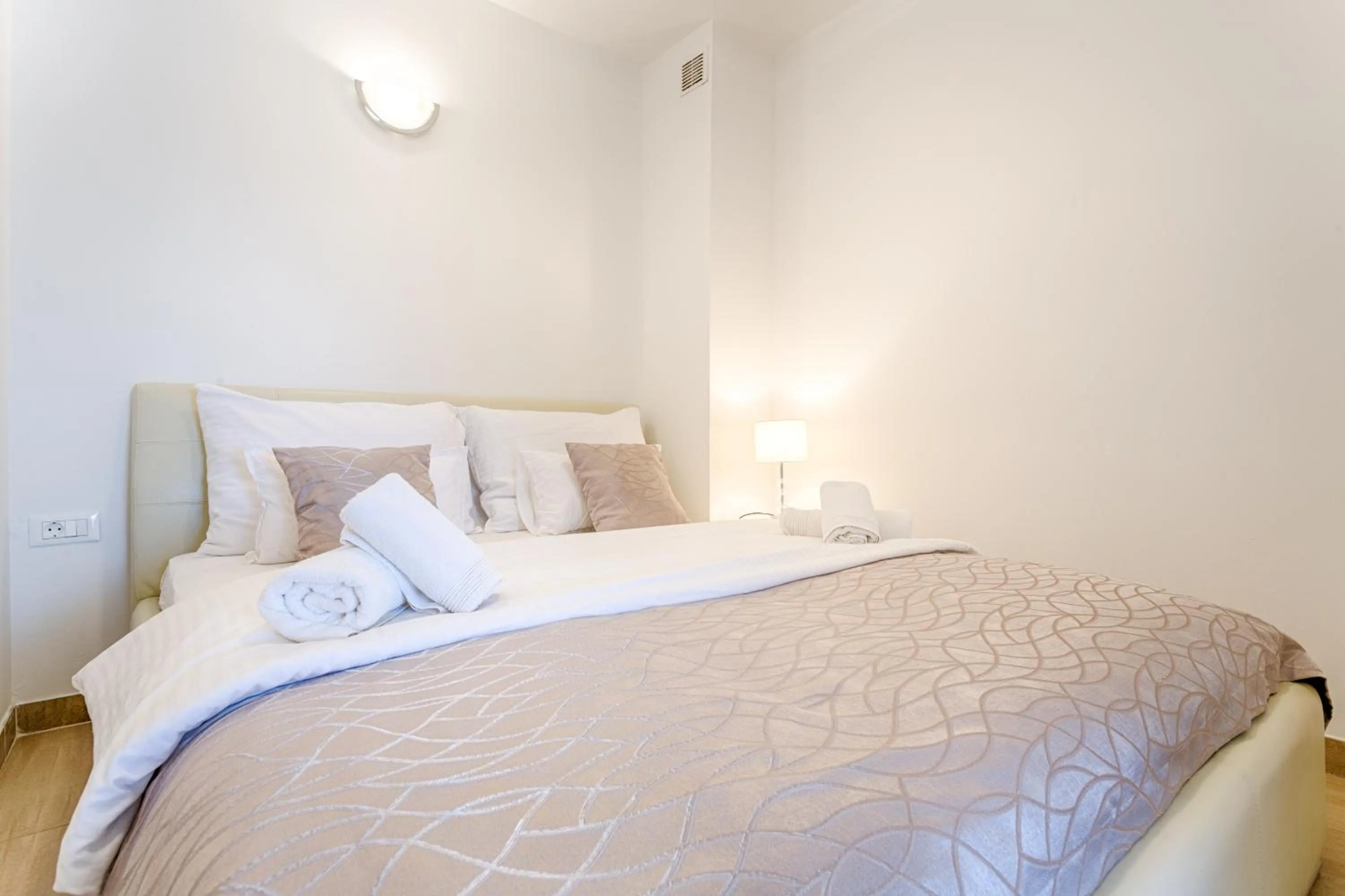 Bedroom, Bed in Adriatic Queen Rooms & Apartments