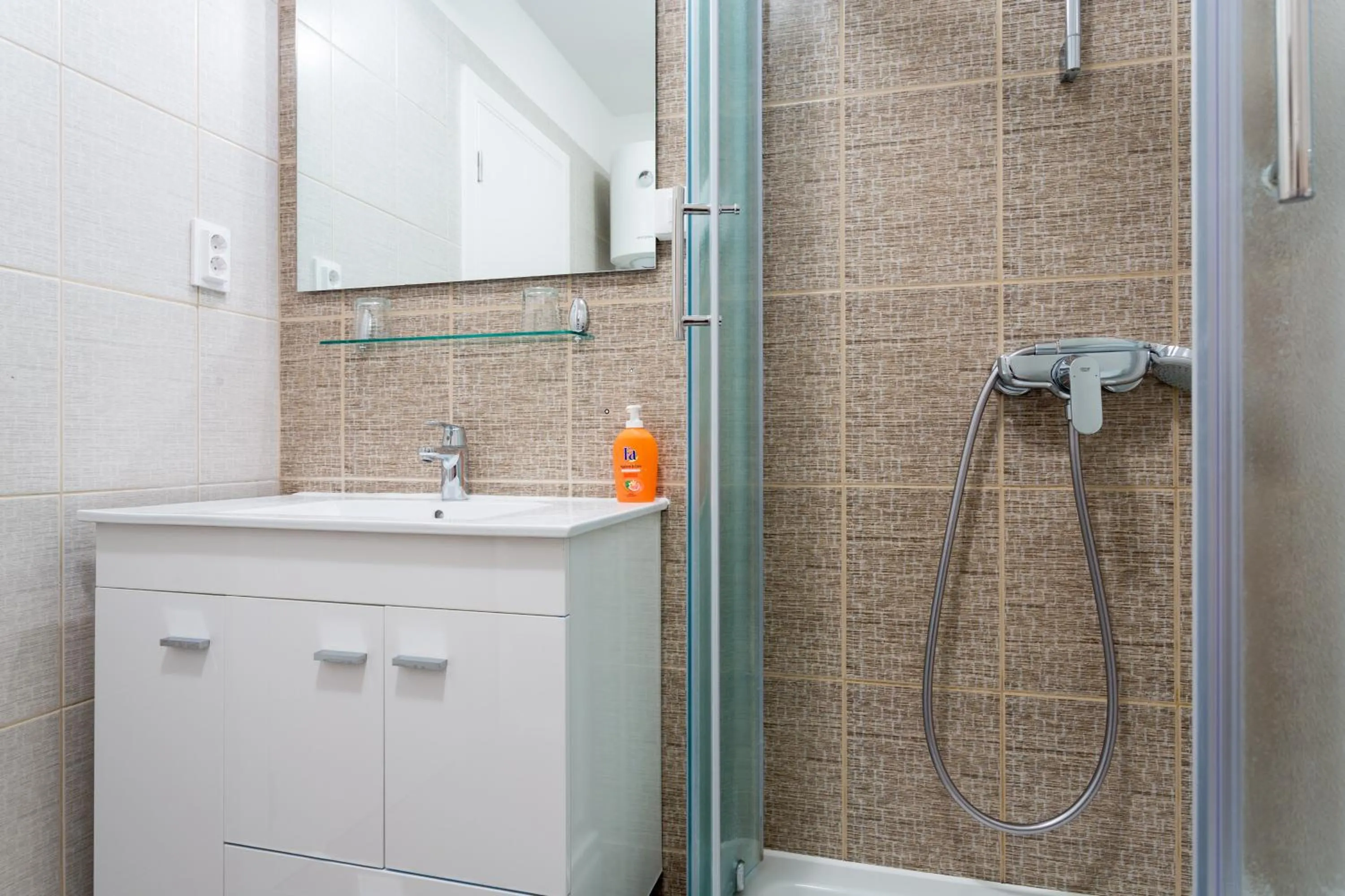 Bathroom in Adriatic Queen Rooms & Apartments