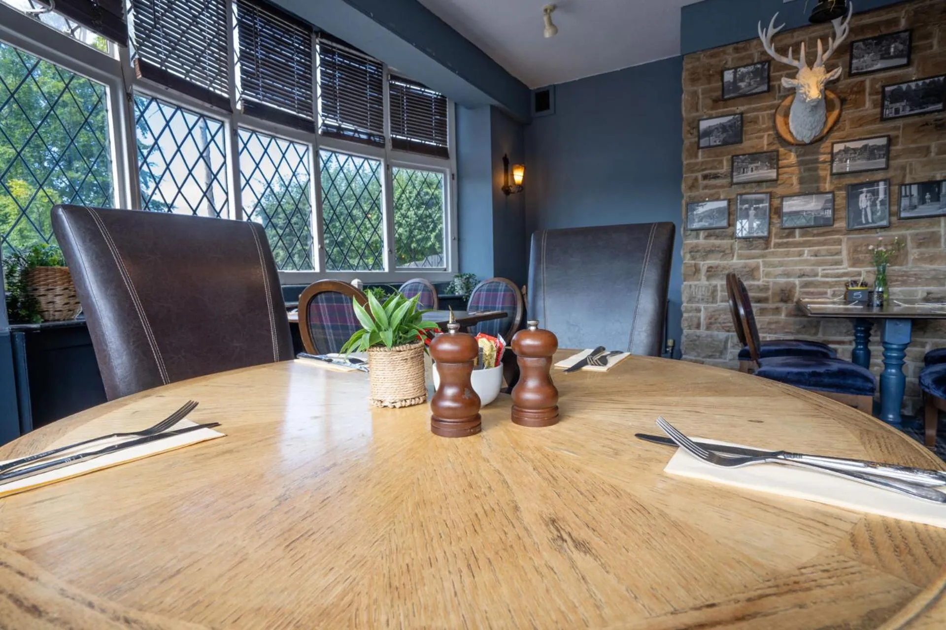 Dining area in Millstone Country Inn
