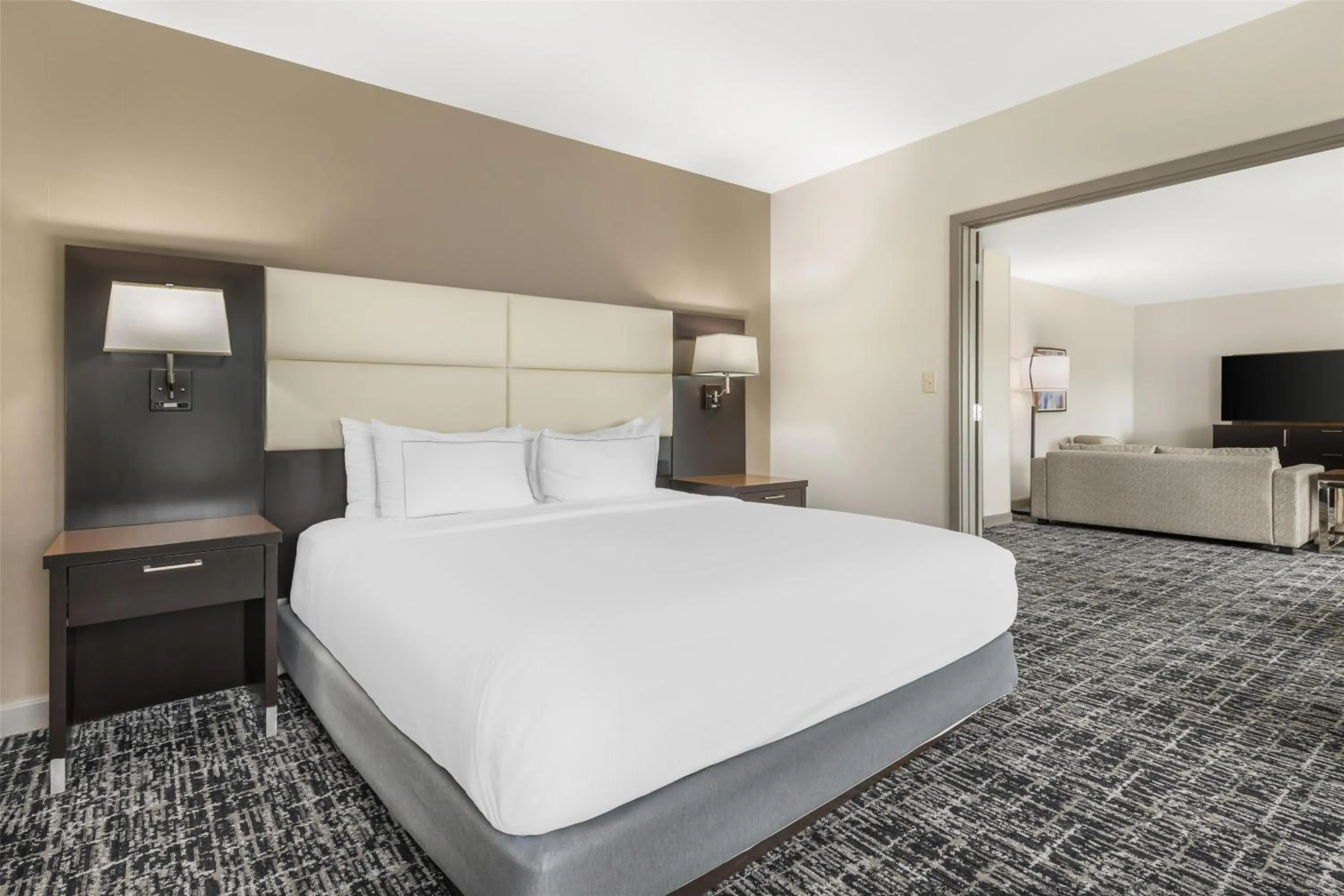 Bed in Doubletree by Hilton Hotel Williamsburg