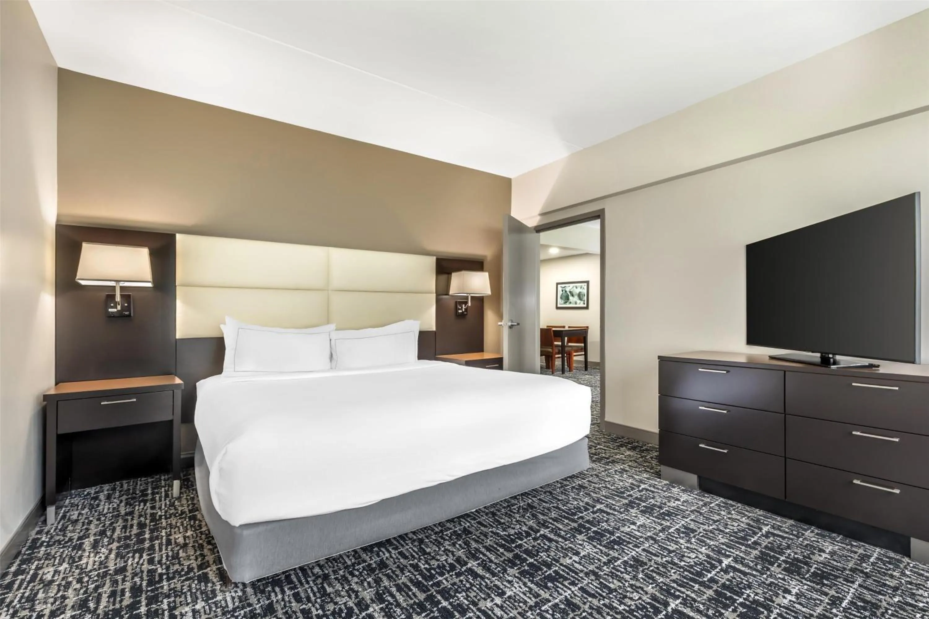 Bed in Doubletree by Hilton Hotel Williamsburg