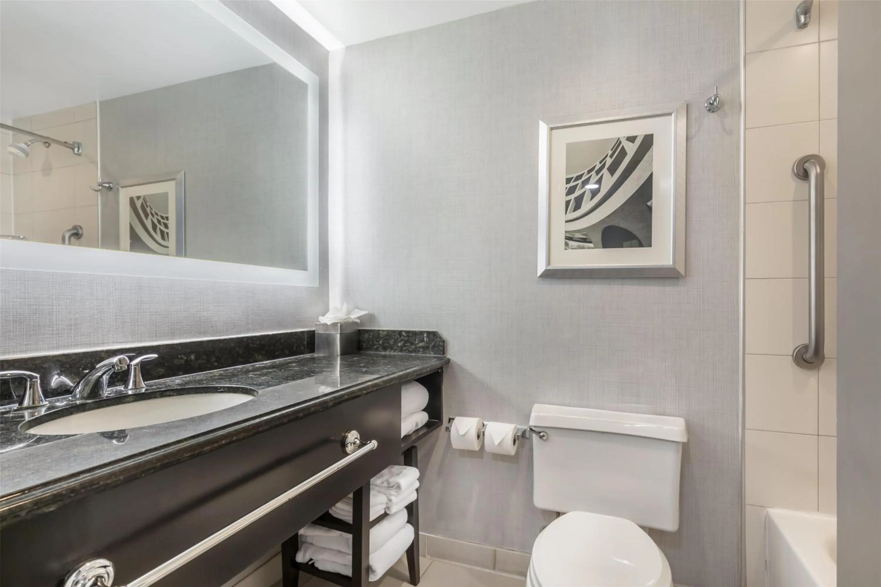 Bathroom in Doubletree by Hilton Hotel Williamsburg