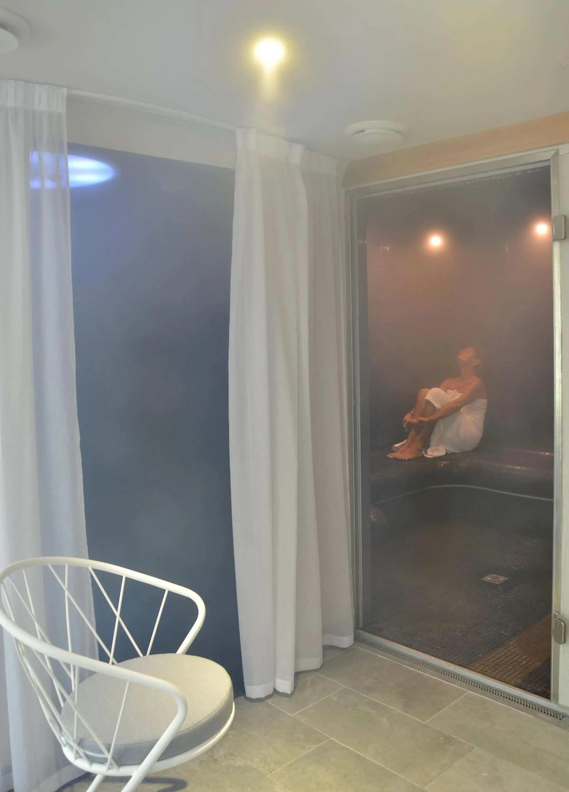 Steam room in Le Général d'Elbée Hotel & Spa - Teritoria
