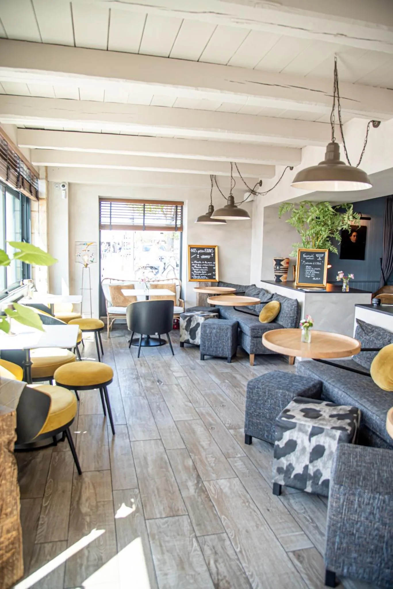 Lounge or bar in Le Général d'Elbée Hotel & Spa - Teritoria