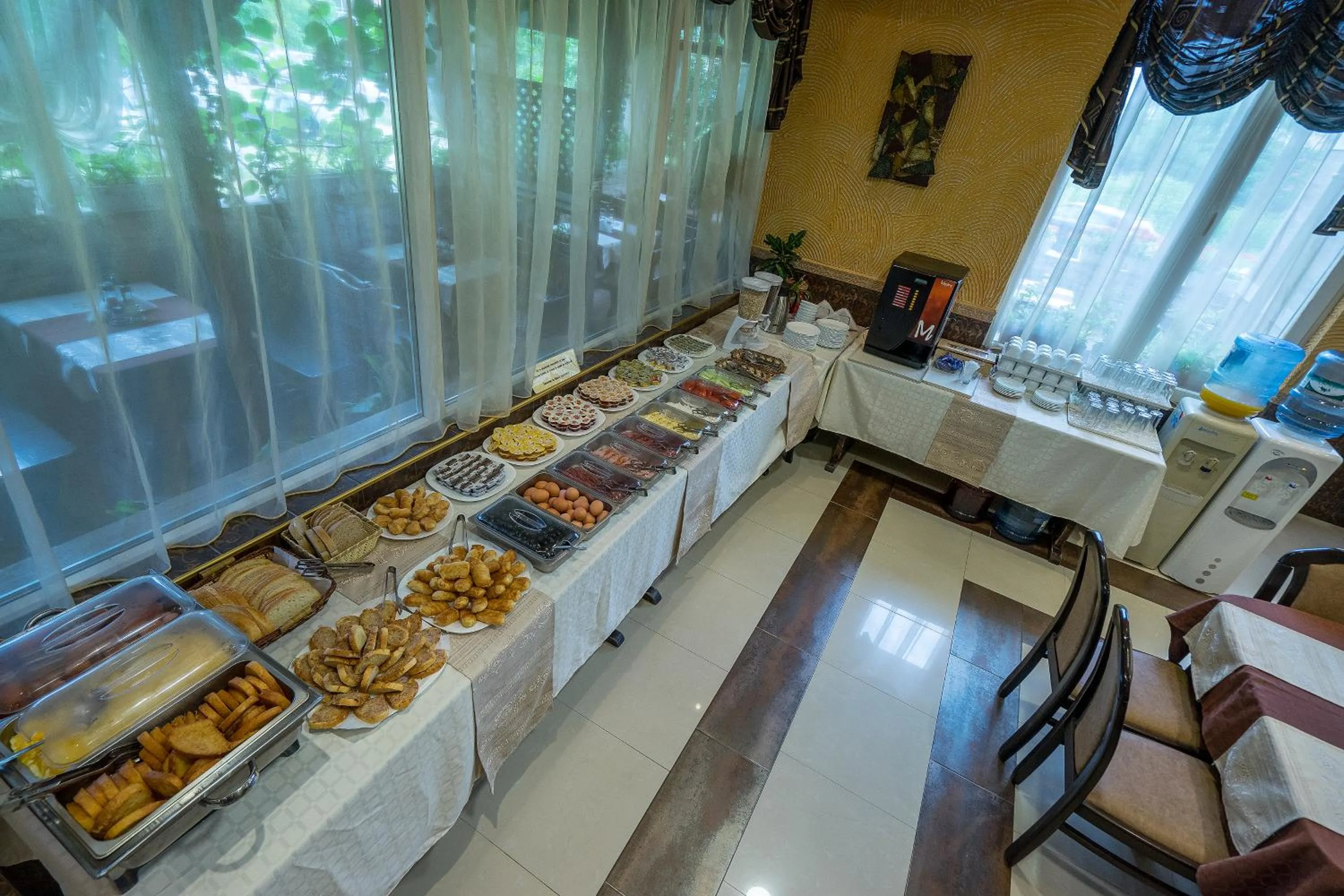 Breakfast in Hotel Luxor
