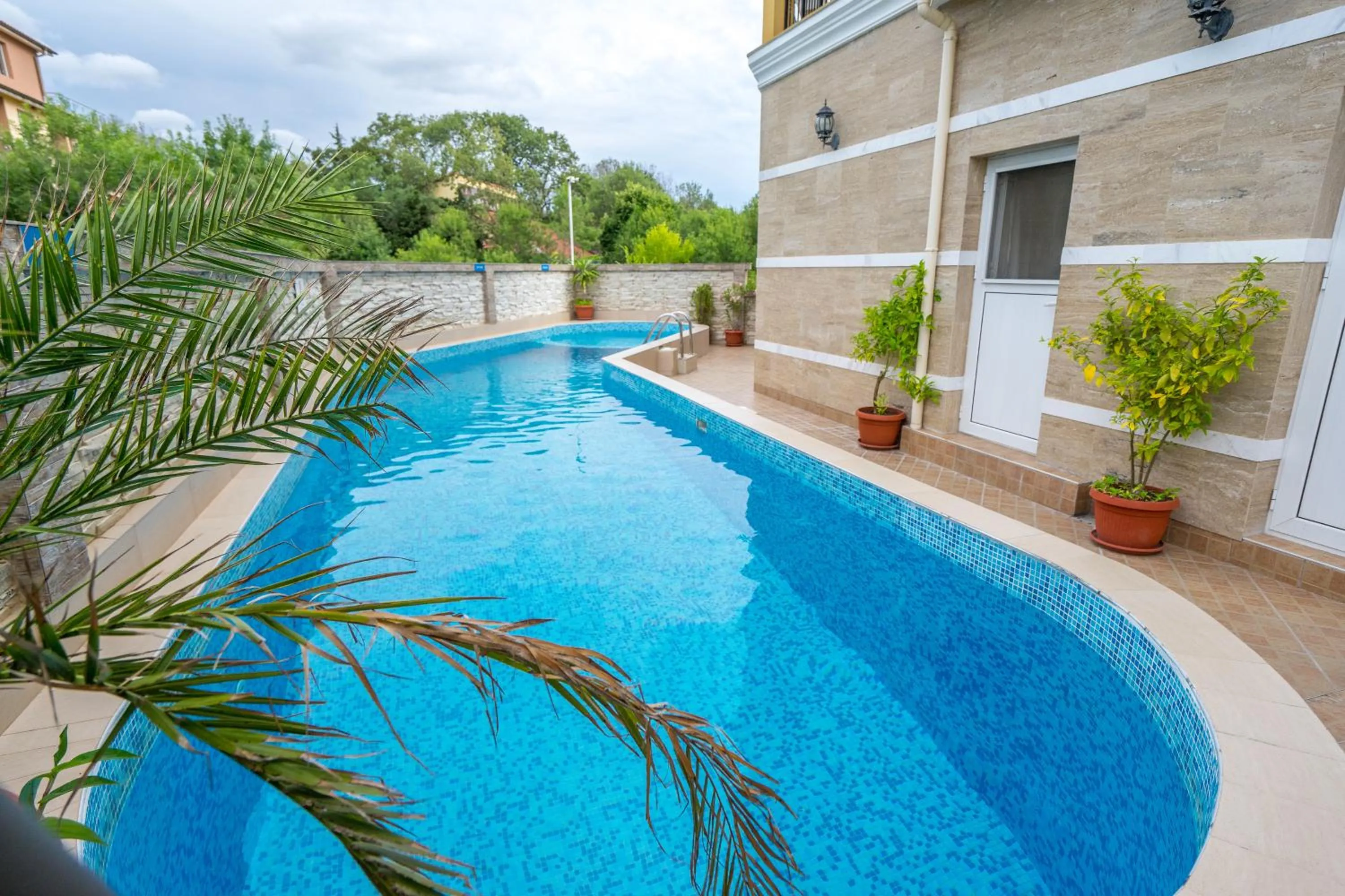 Swimming pool in Hotel Luxor