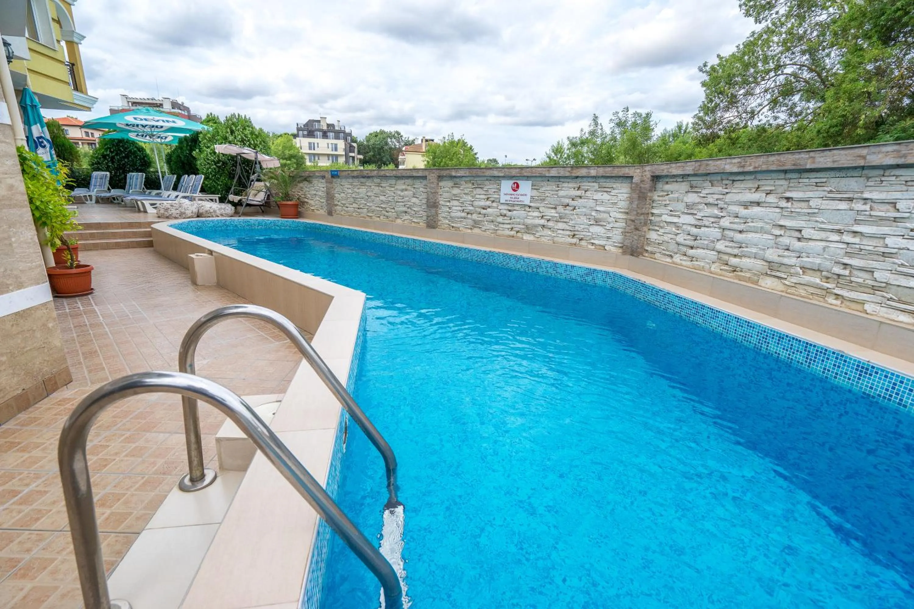 Swimming pool in Hotel Luxor