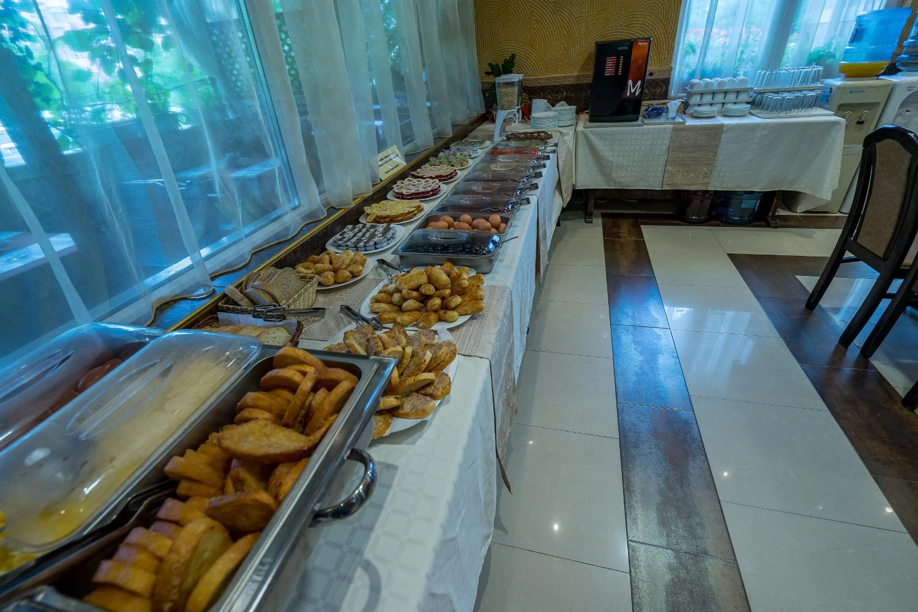 Breakfast in Hotel Luxor