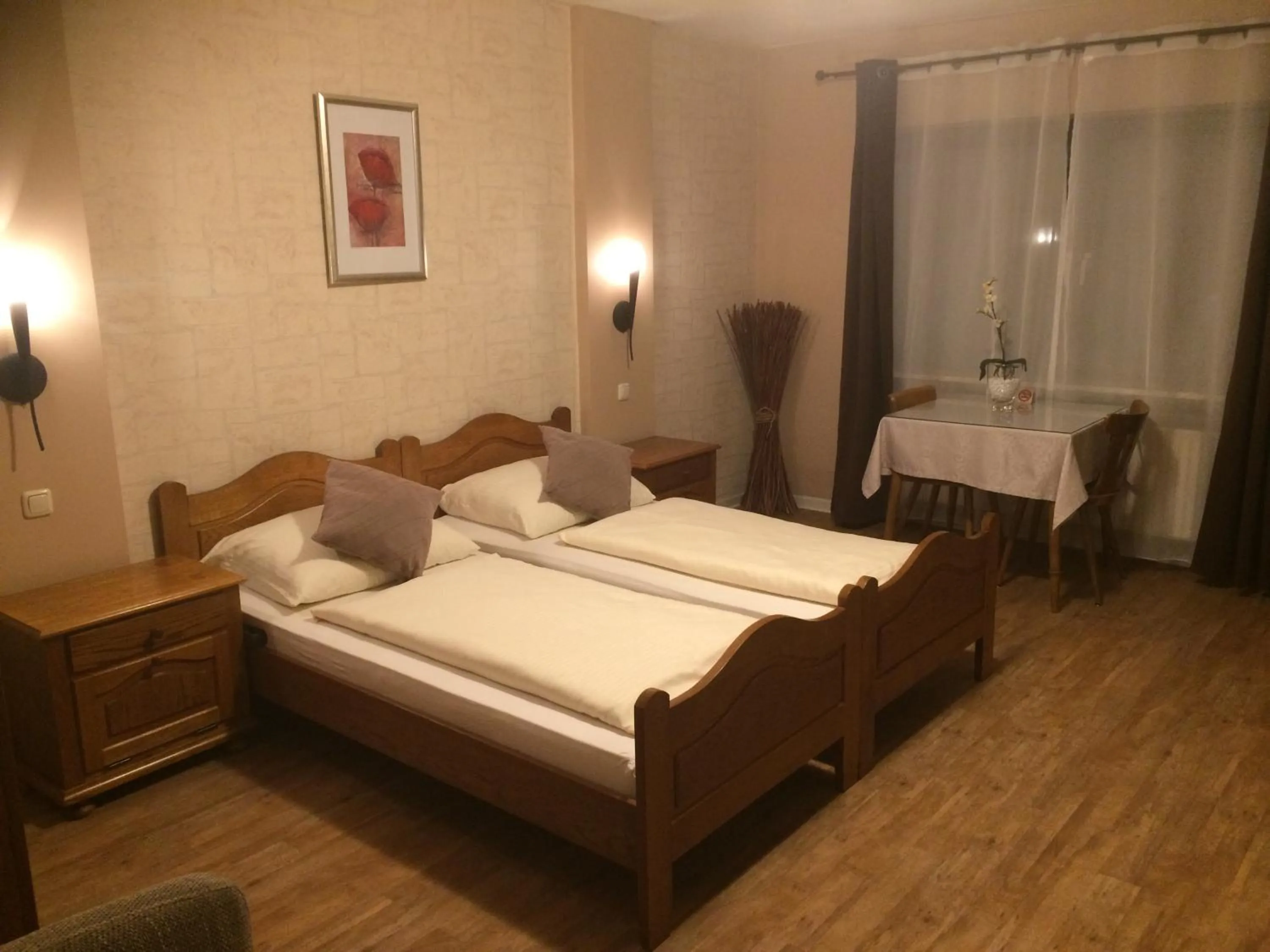 Photo of the whole room, Bed in Hotel zum Schnackel in Mainz