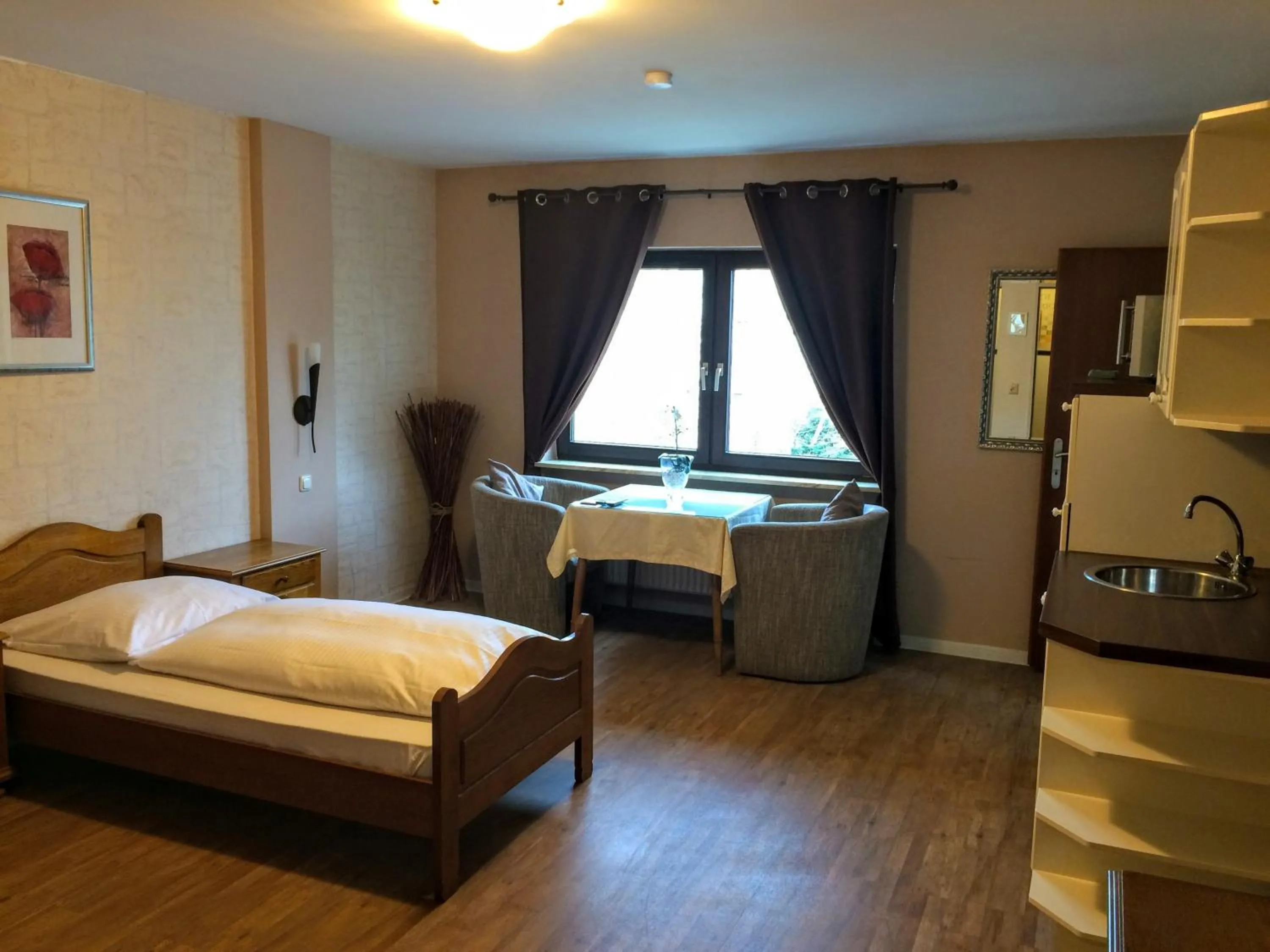 Bed in Hotel zum Schnackel in Mainz