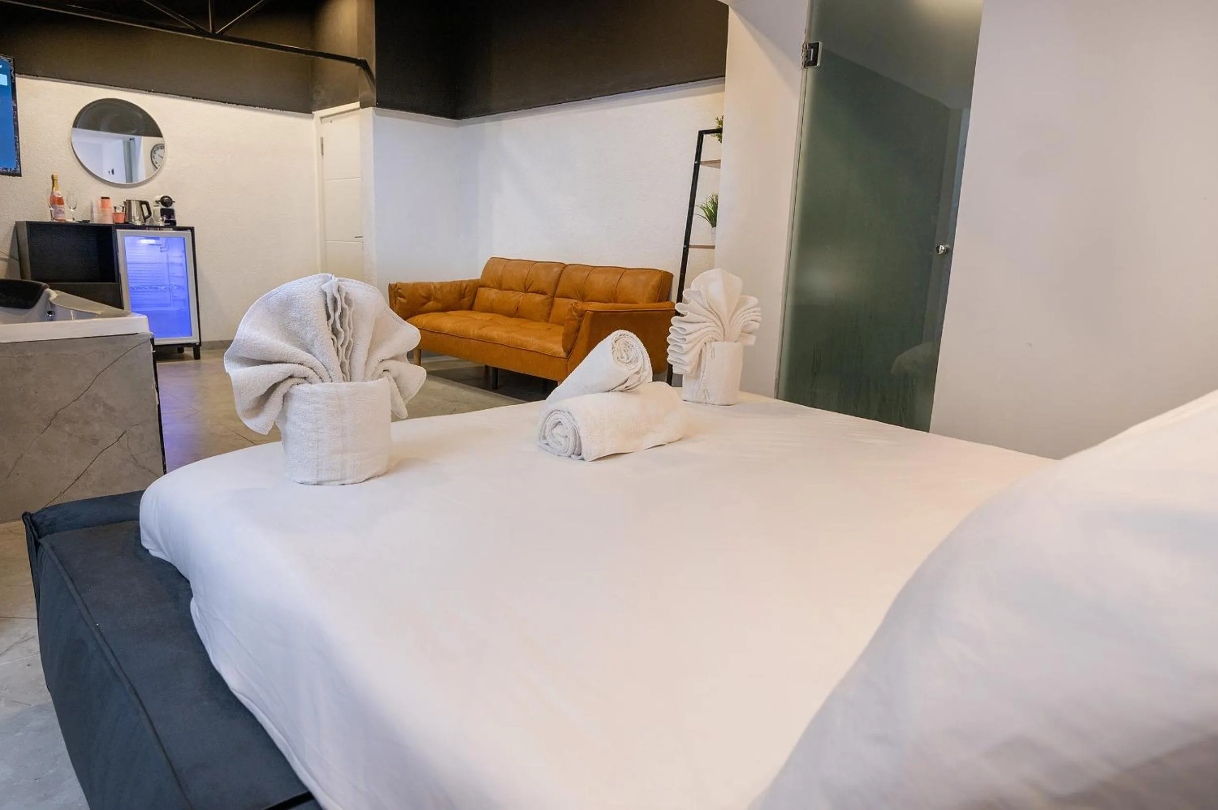 Bed in Lago Suites Hotel