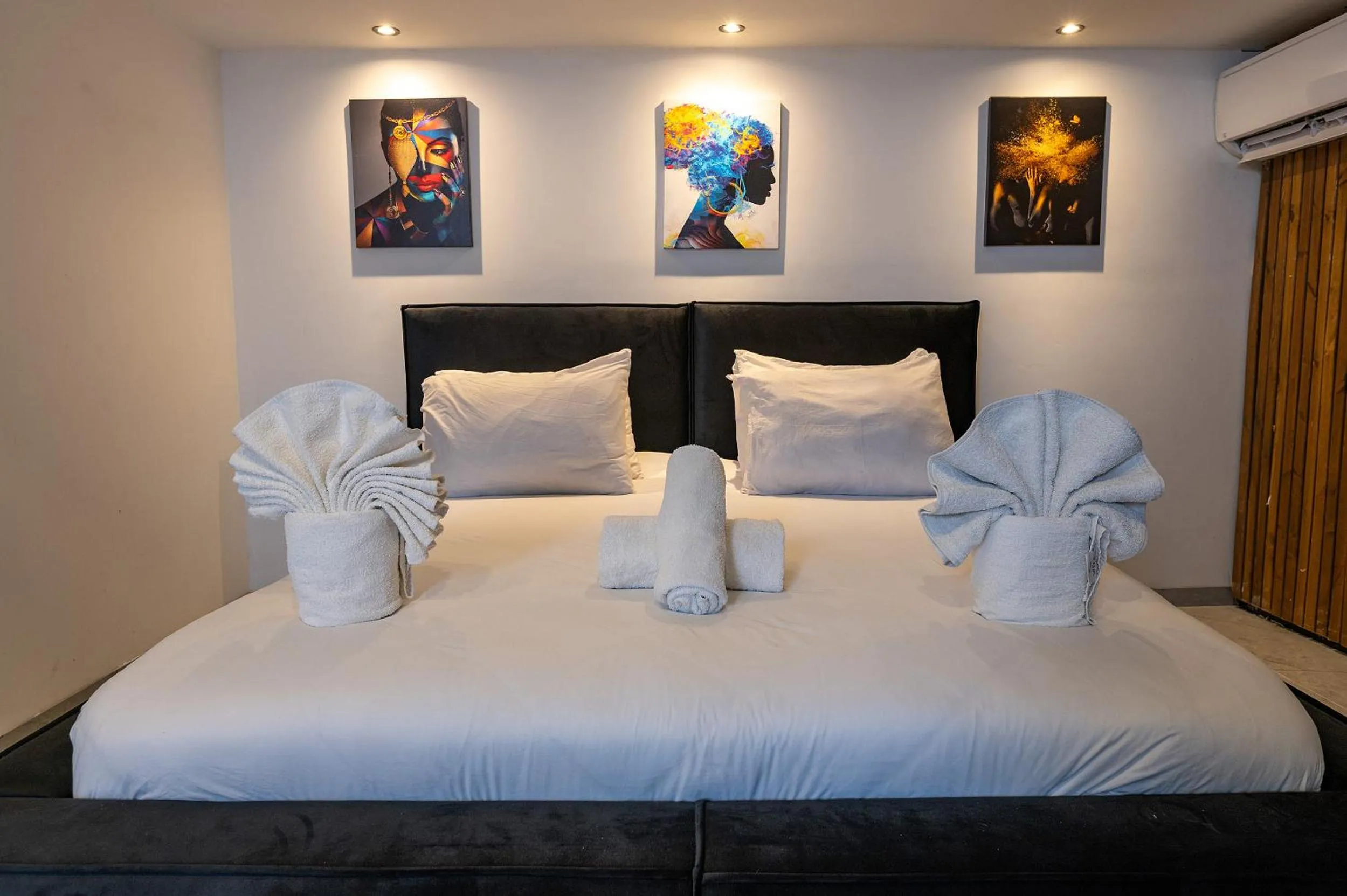 Bed in Lago Suites Hotel