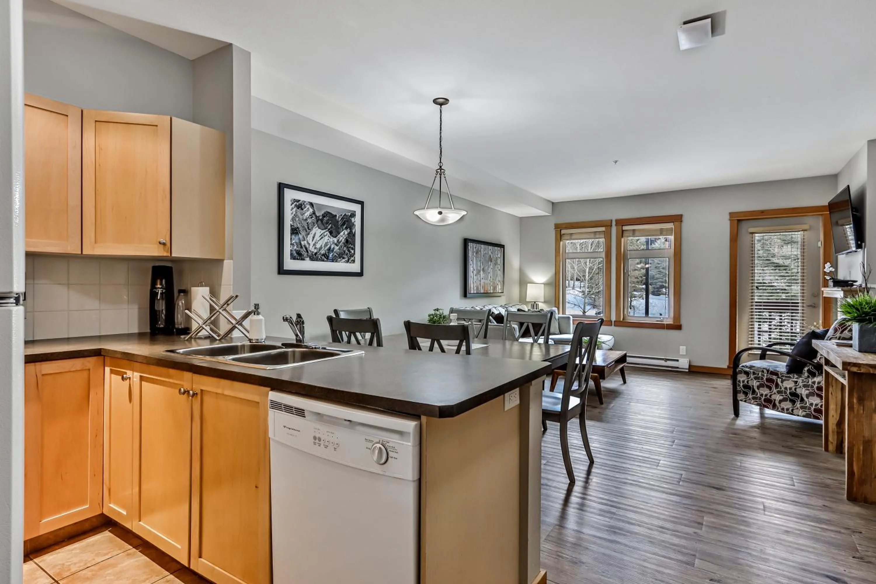 Kitchen or kitchenette in Suites with Pool & Hot tubs managed by Little Sister Getaways