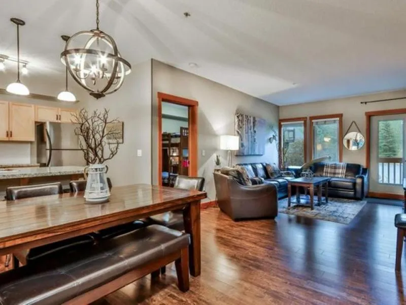 Living room in Suites with Pool & Hot tubs managed by Little Sister Getaways