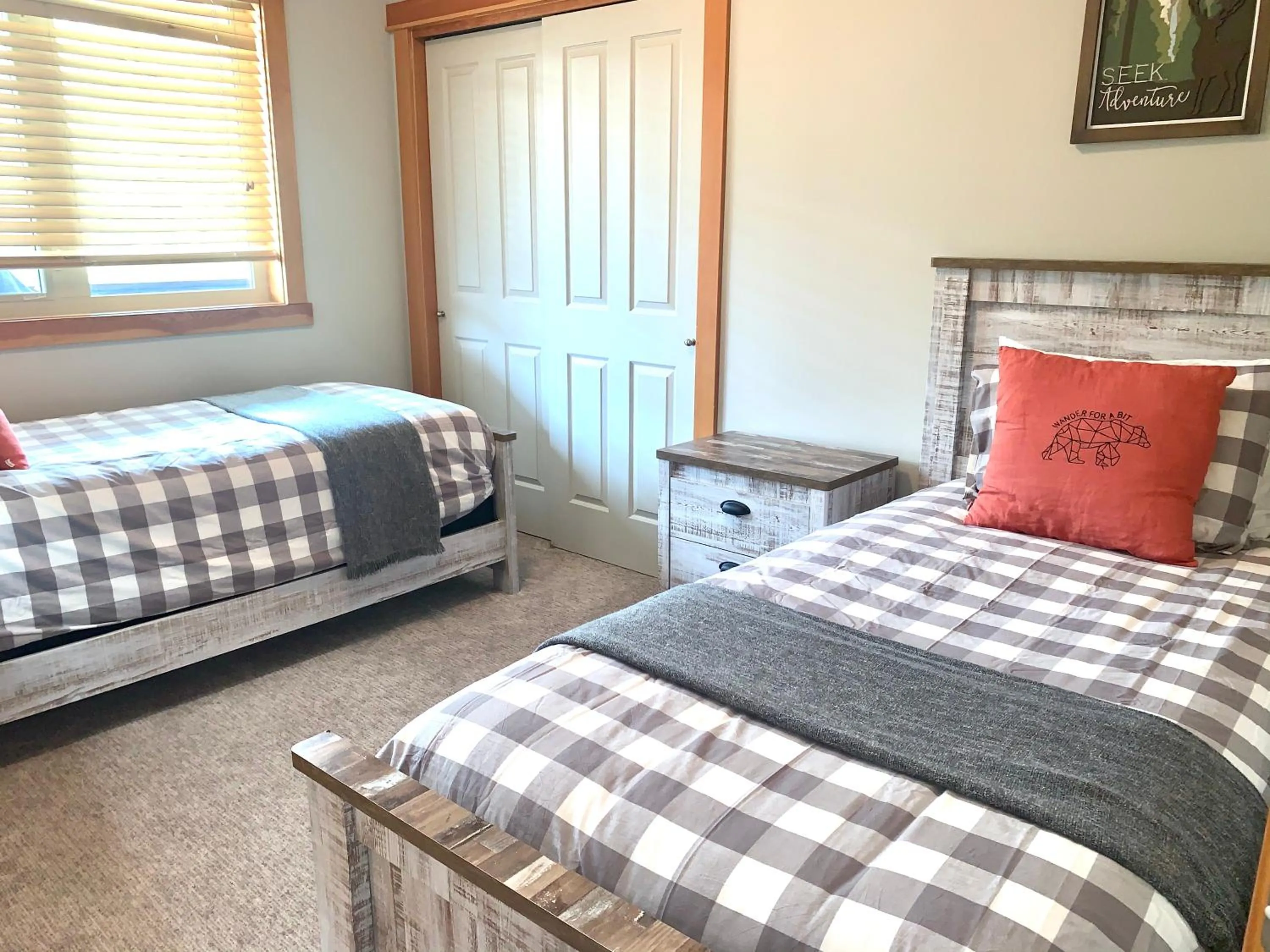 Bedroom, Bed in Suites with Pool & Hot tubs managed by Little Sister Getaways