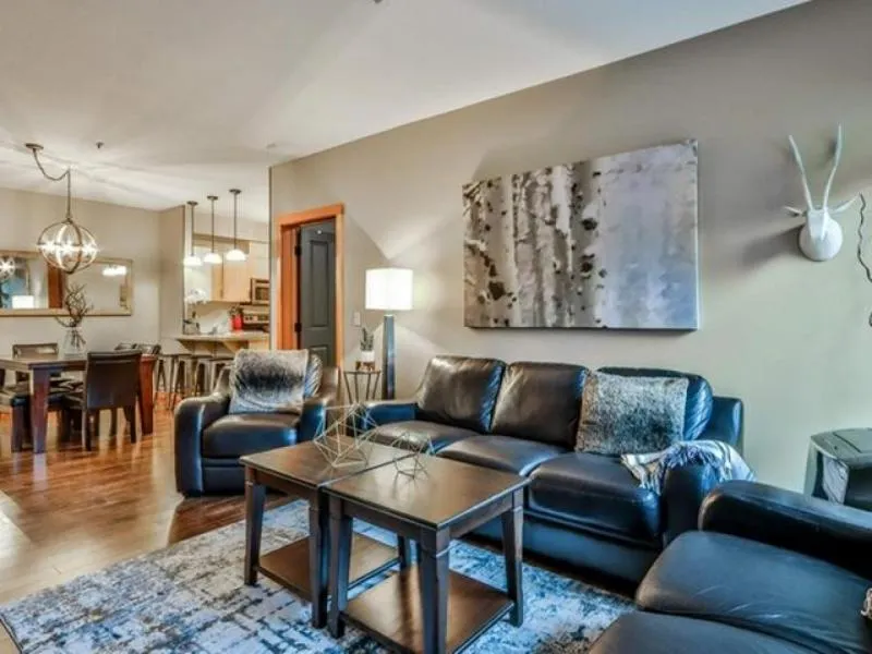 Living room in Suites with Pool & Hot tubs managed by Little Sister Getaways