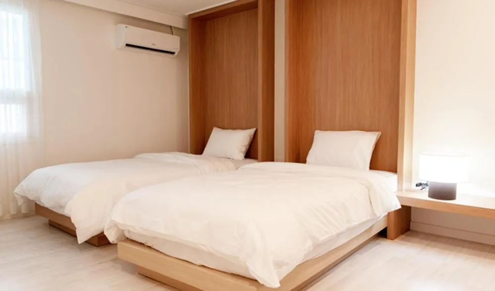 Bedroom, Bed in Hotel Kyungsung