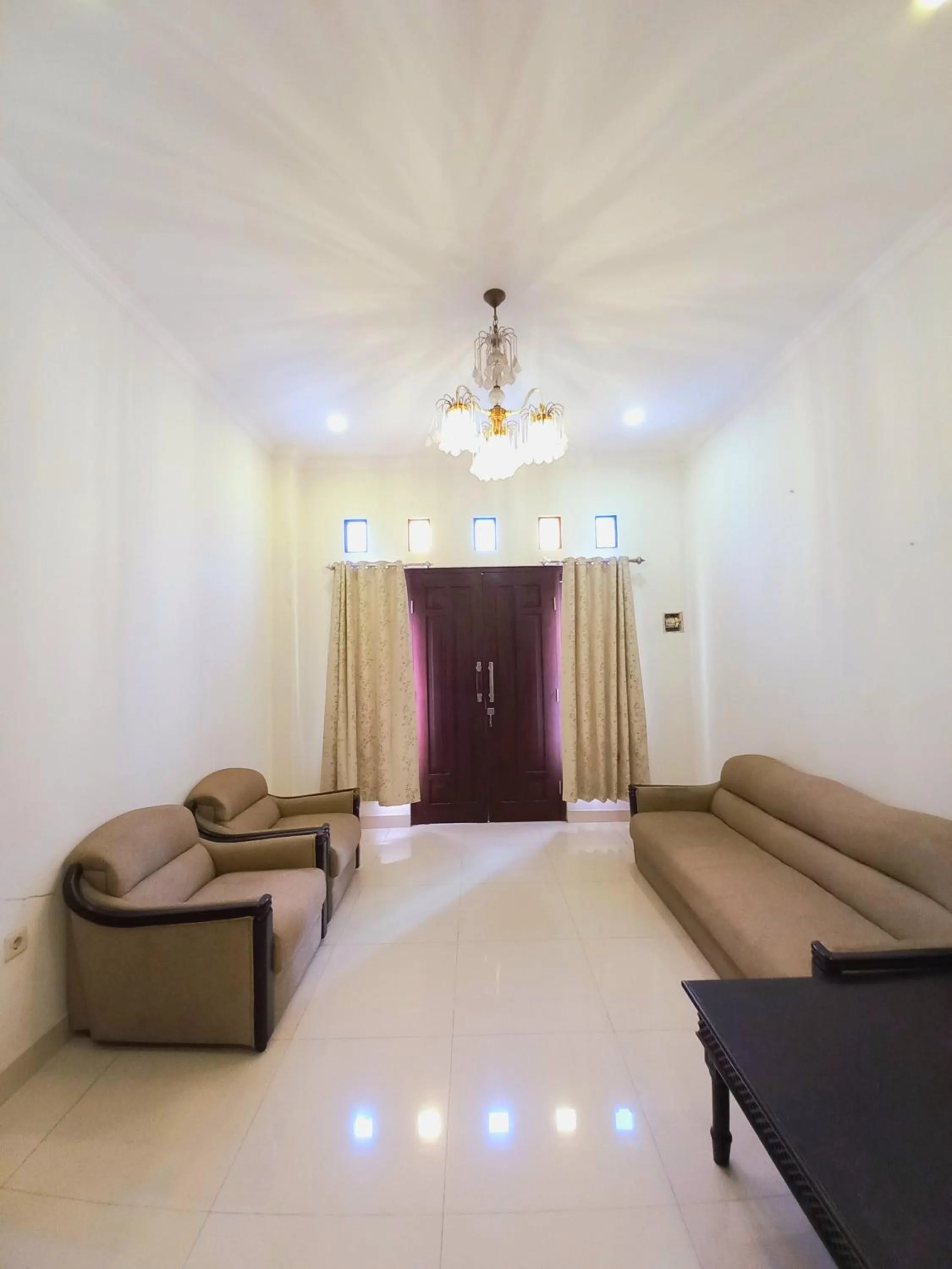 Living room in Homestay Jogja dekat Malioboro by Simply Homy