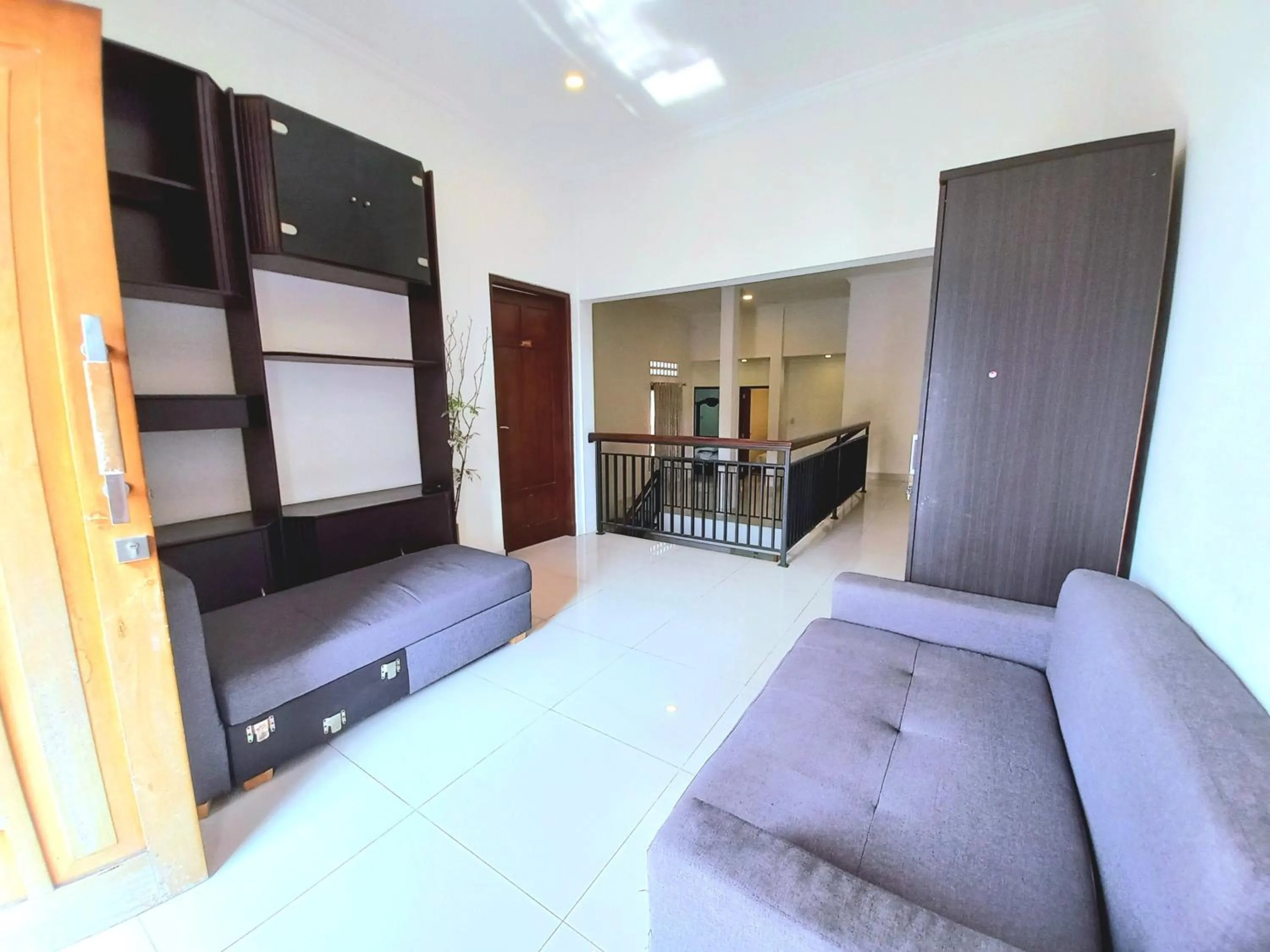 Living room in Homestay Jogja dekat Malioboro by Simply Homy