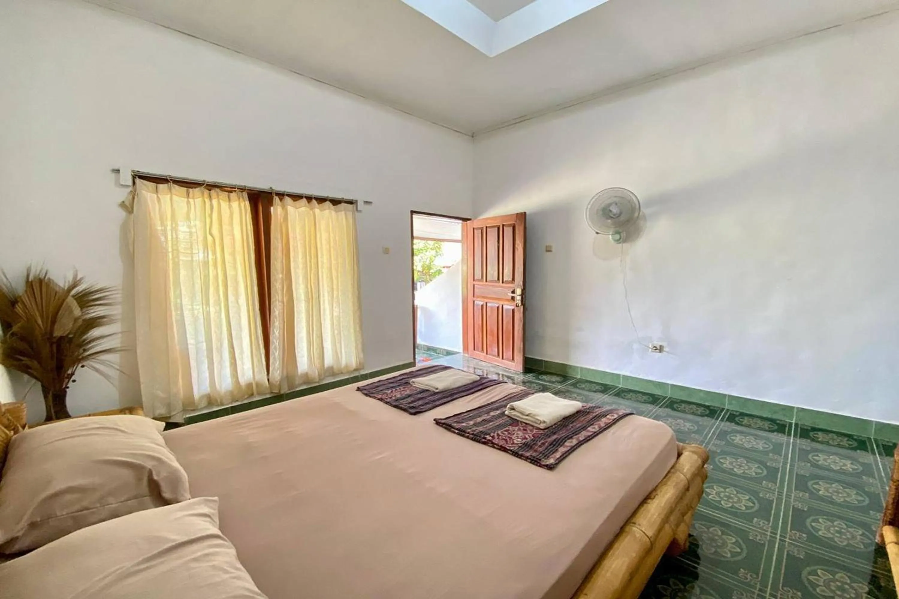 Bed in Duyung Rooms & Resto Gerupuk