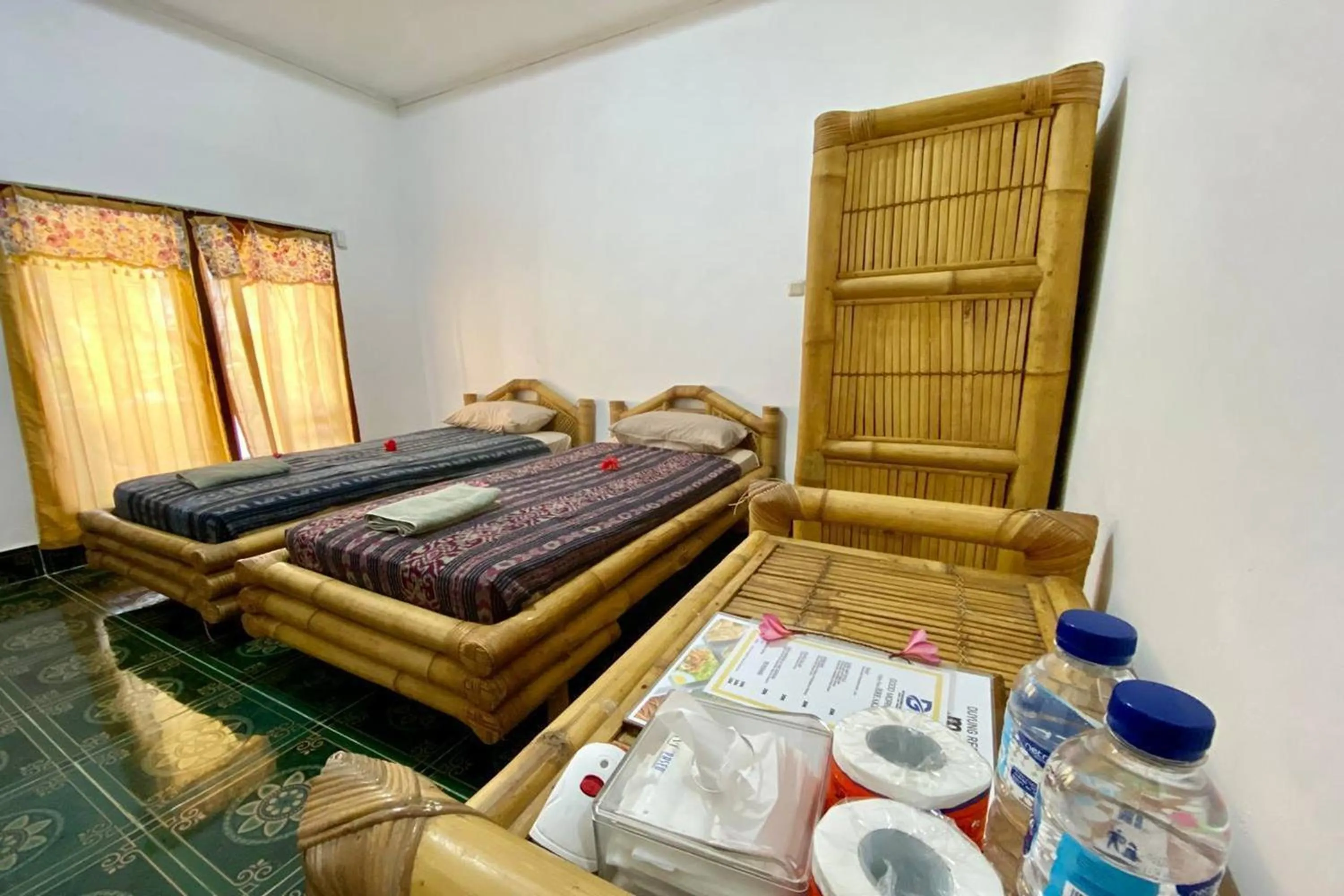 Bed in Duyung Rooms & Resto Gerupuk