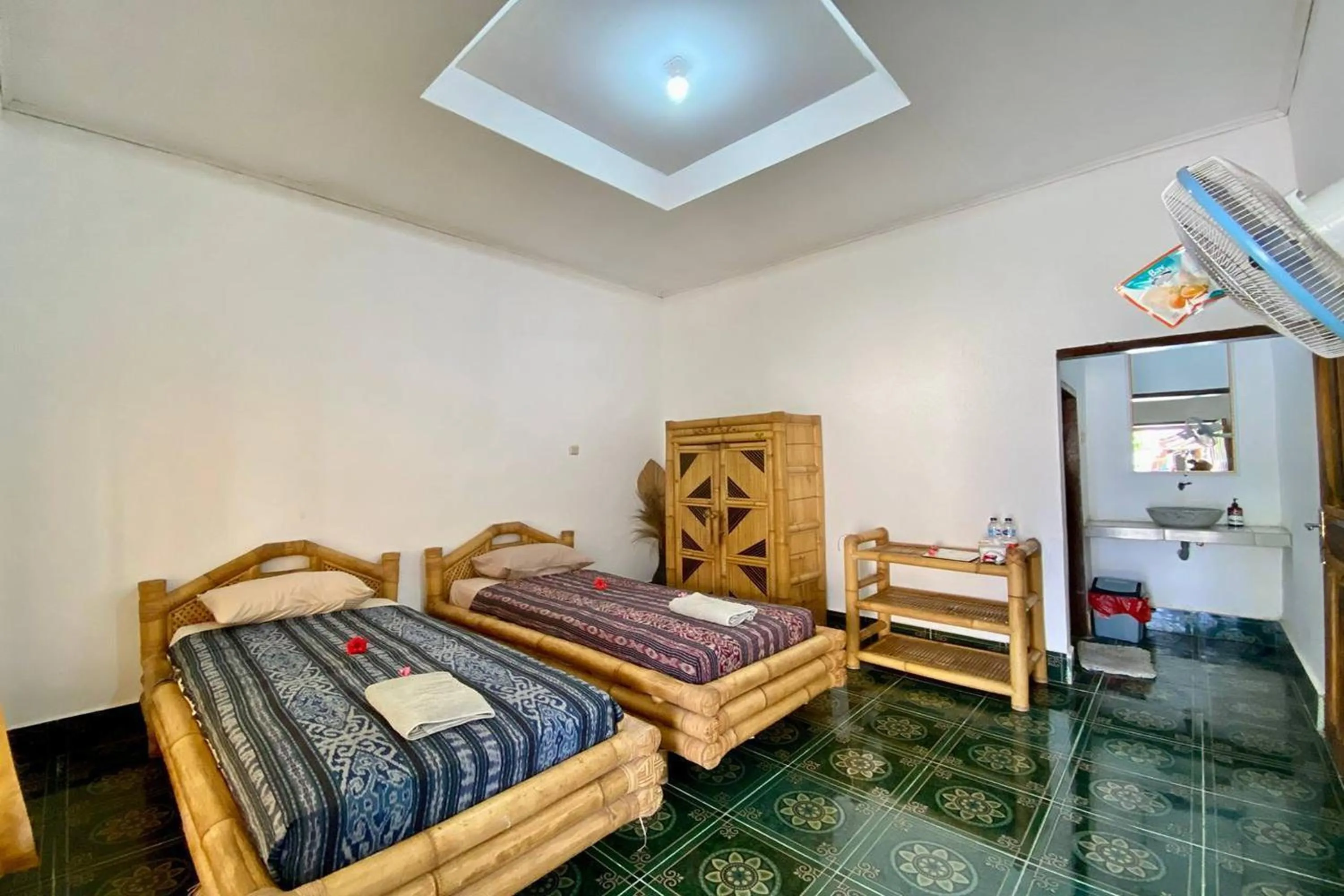 Bed in Duyung Rooms & Resto Gerupuk