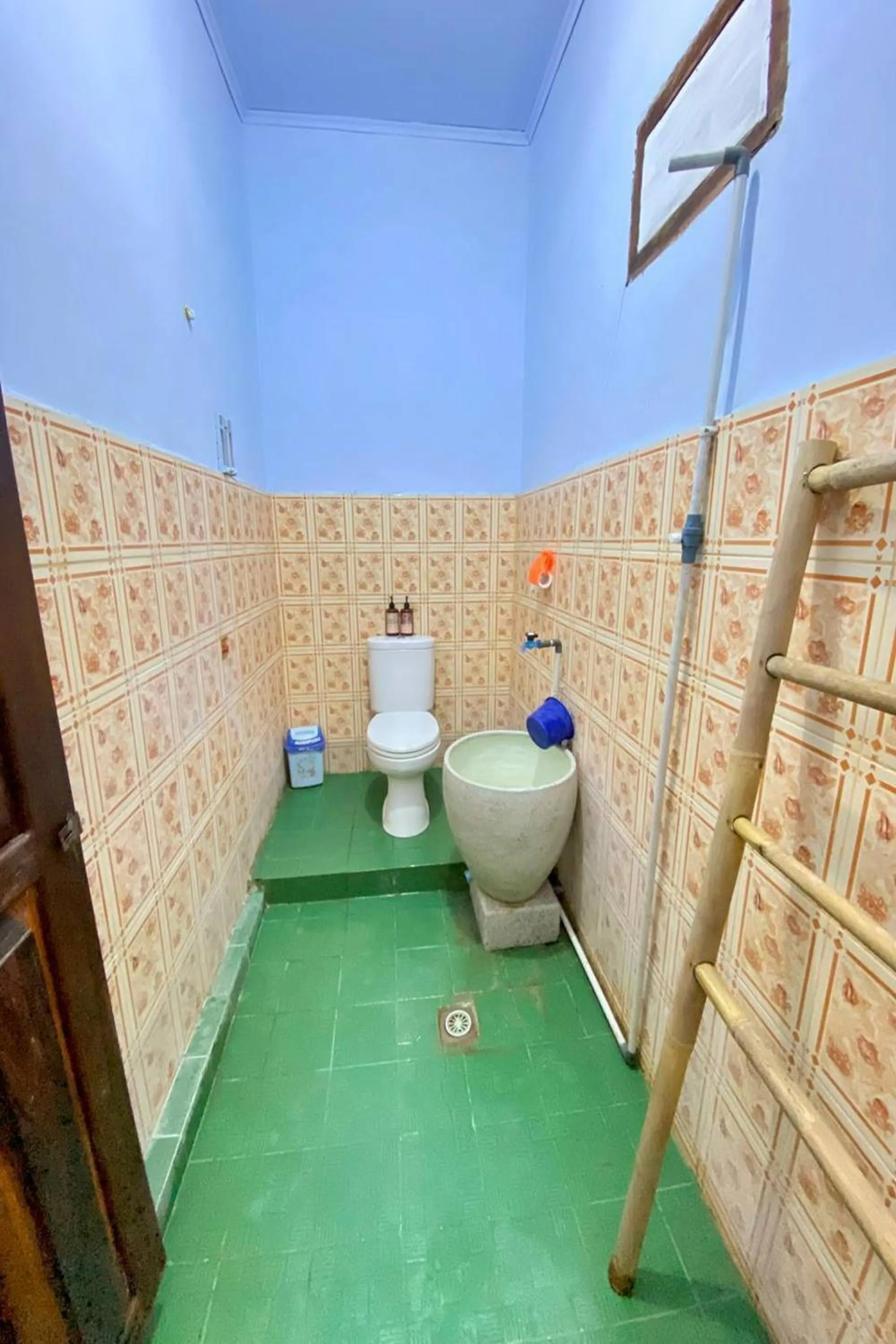 Bathroom in Duyung Rooms & Resto Gerupuk