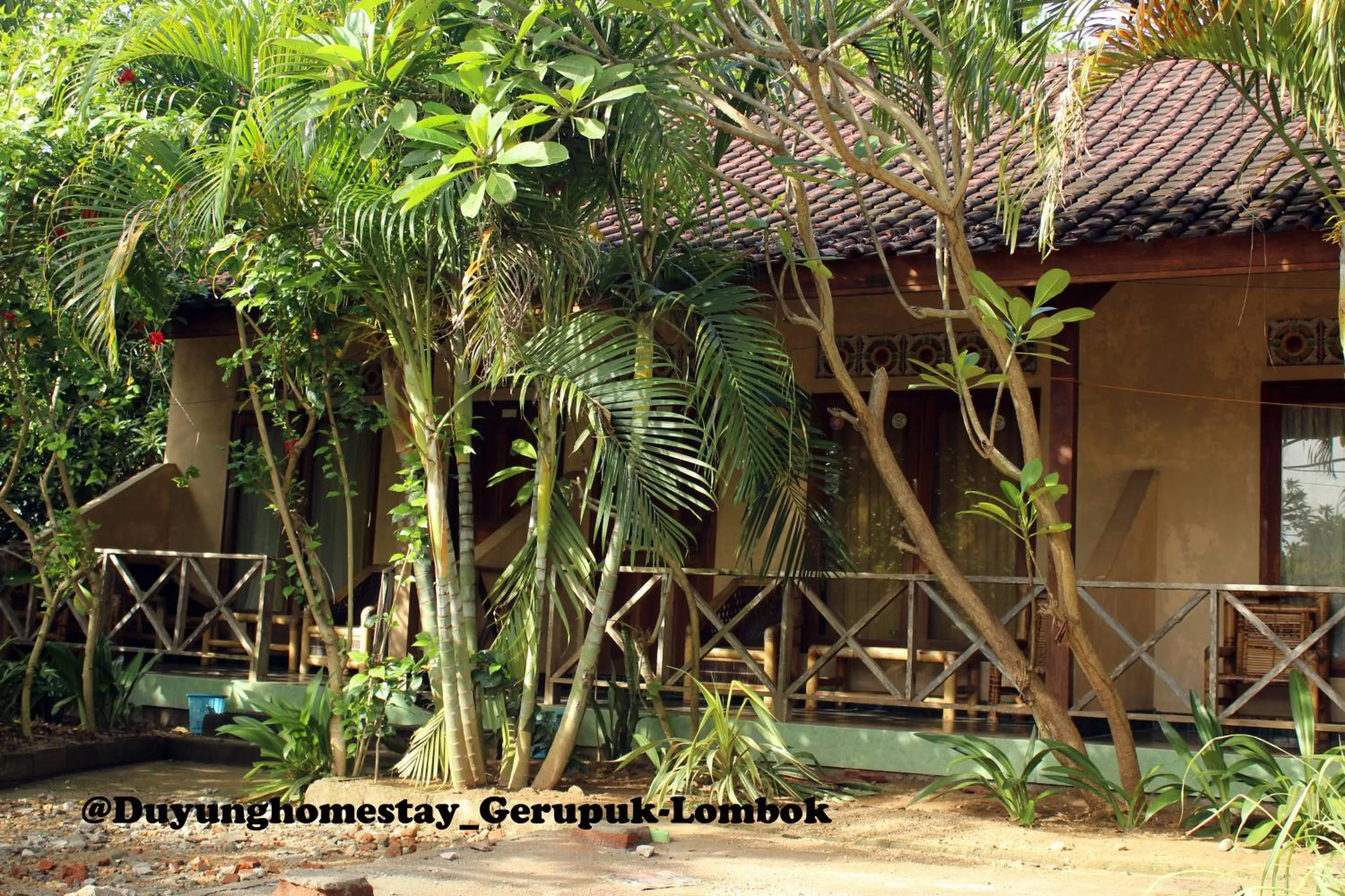 Property building in Duyung Rooms & Resto Gerupuk
