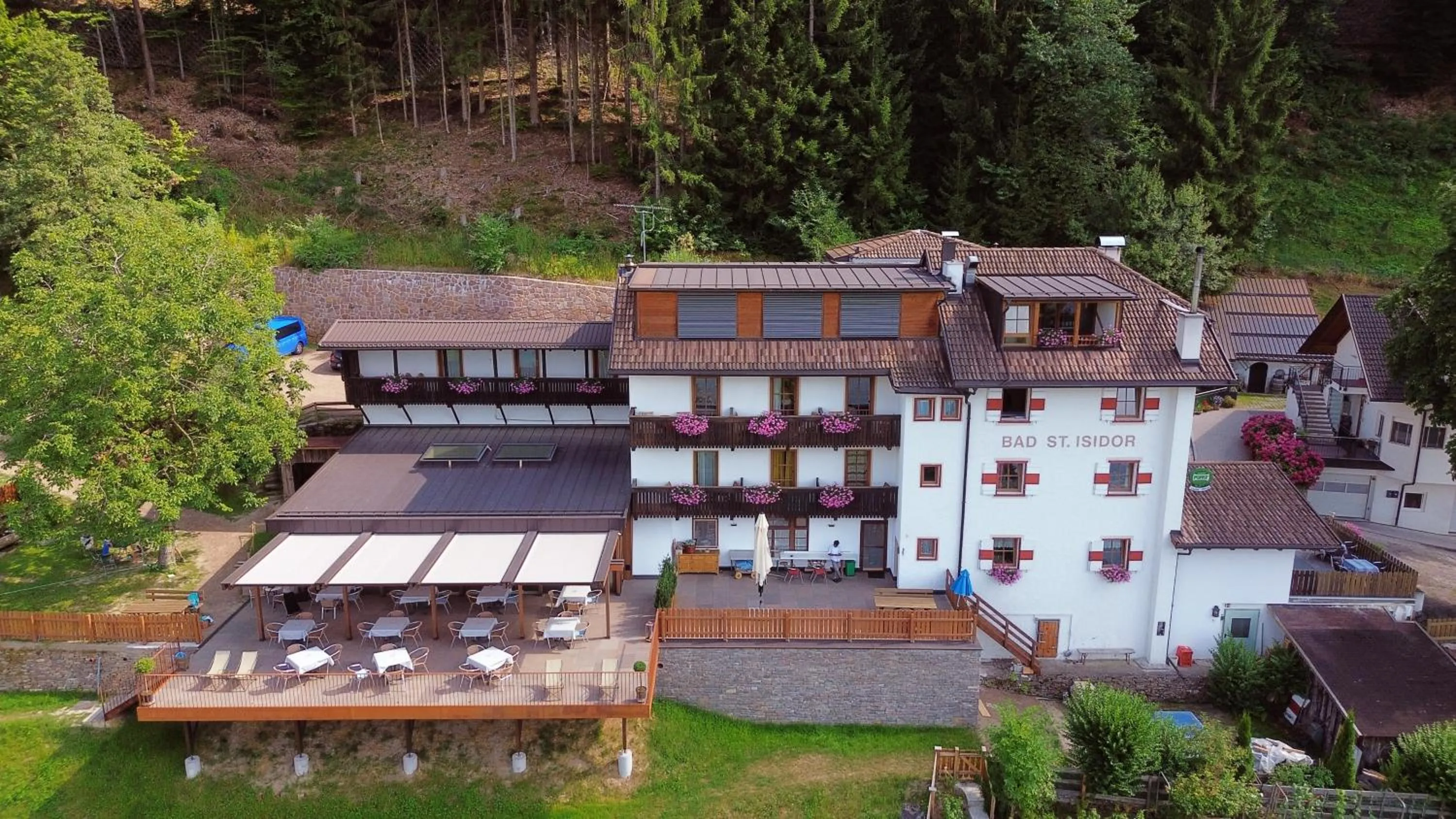 Property building in Bad St Isidor