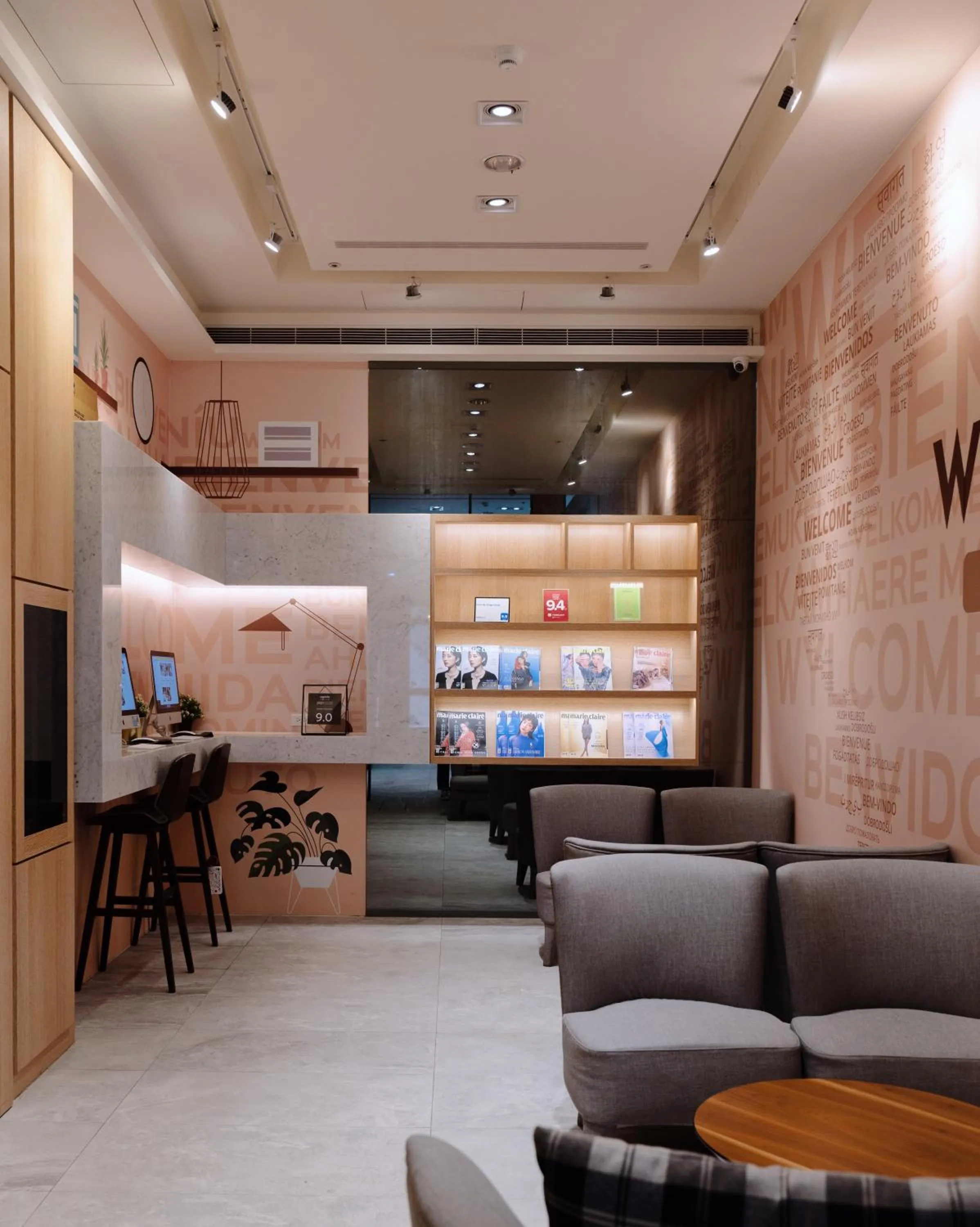 Seating area in GOGO Hotel 逢甲館