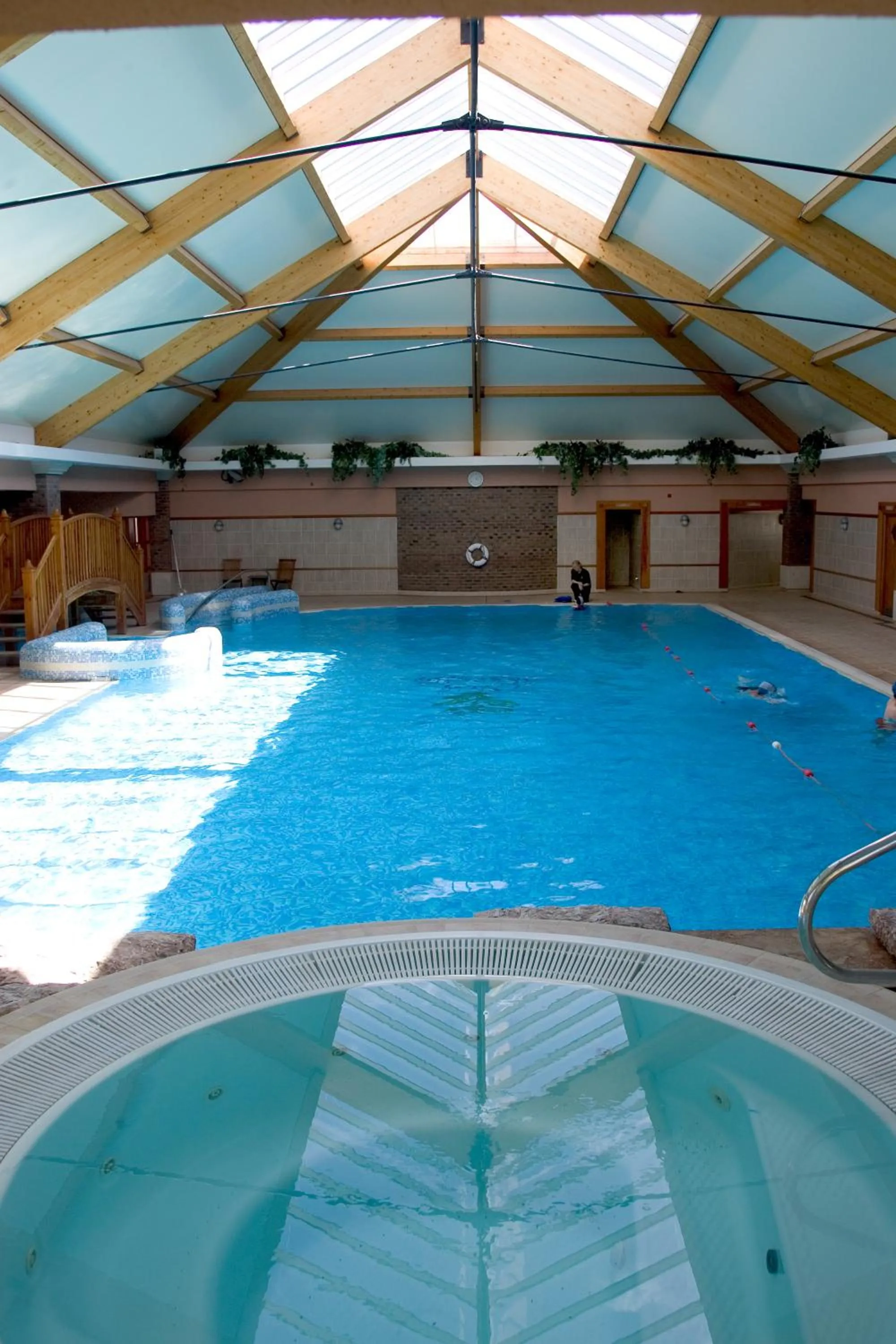Swimming pool in Hotel Minella & Leisure Centre
