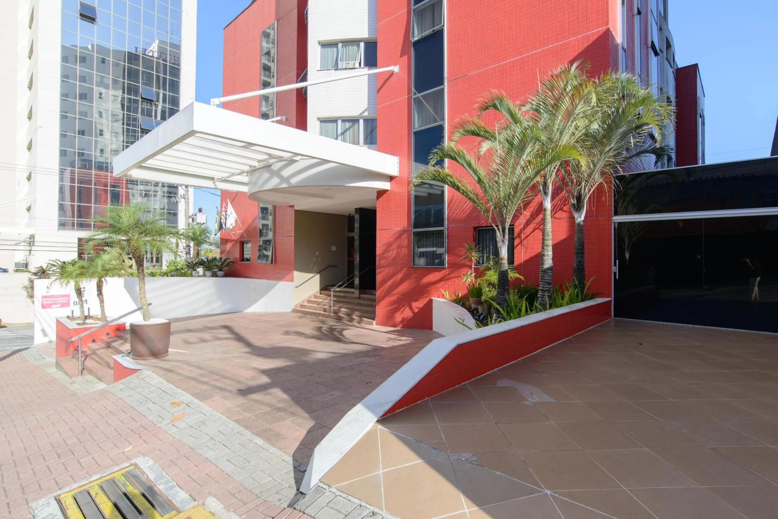 Property building in Faro Hotel São José dos Campos