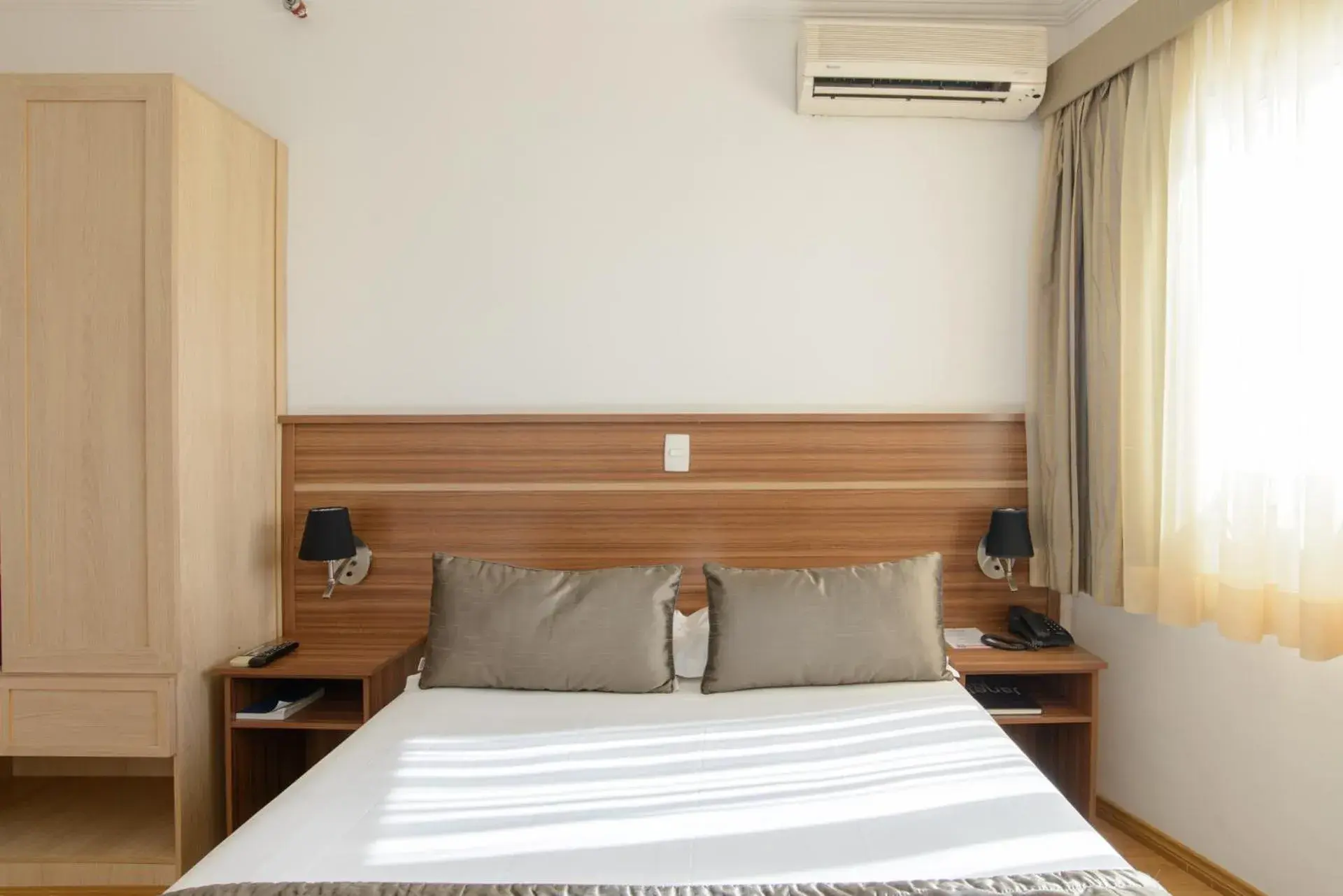 Standard Double Room in Faro Hotel São José dos Campos Standard Double Room in Faro Hotel São José dos Campos