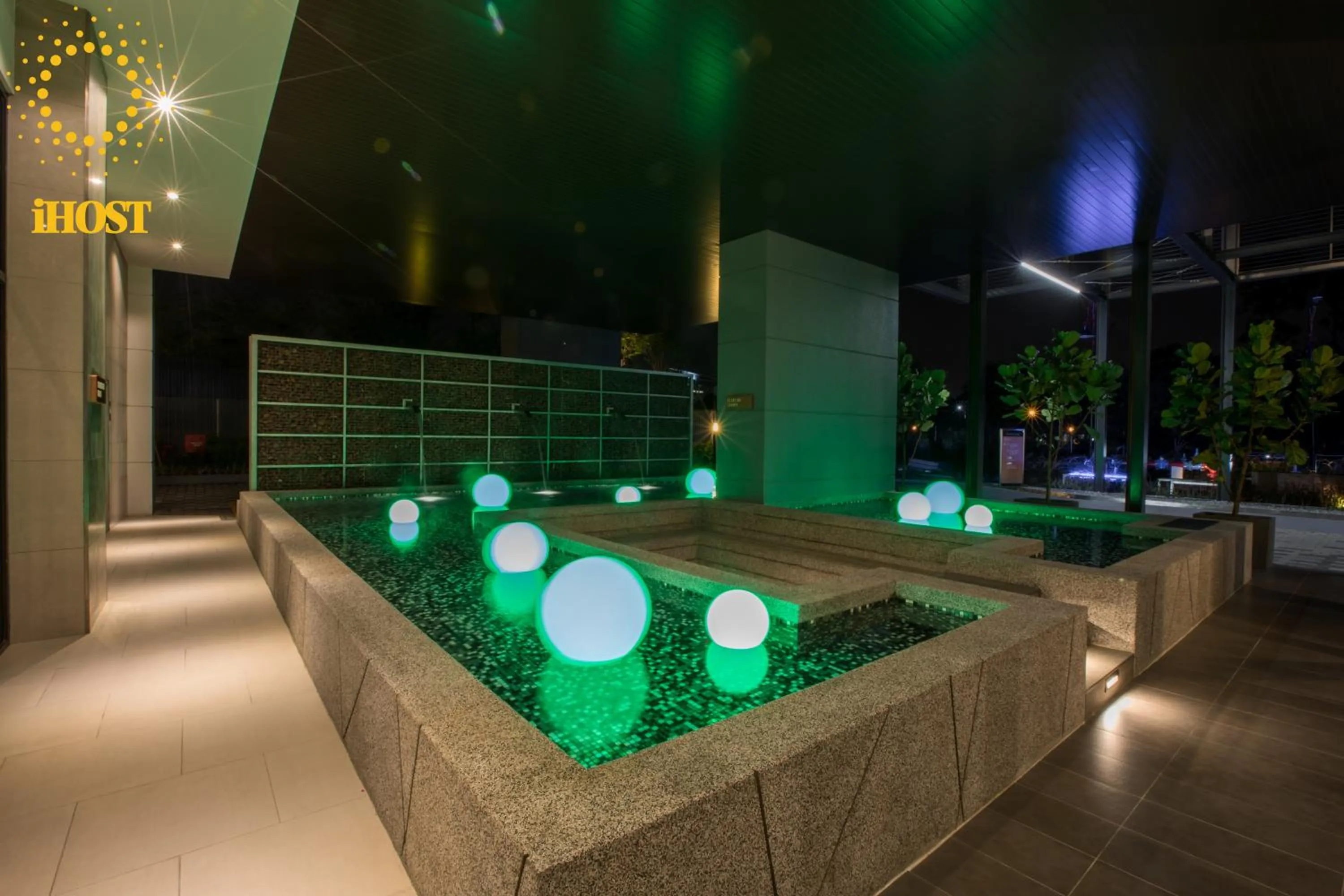 Night in Expressionz 48th floor Sky Pool