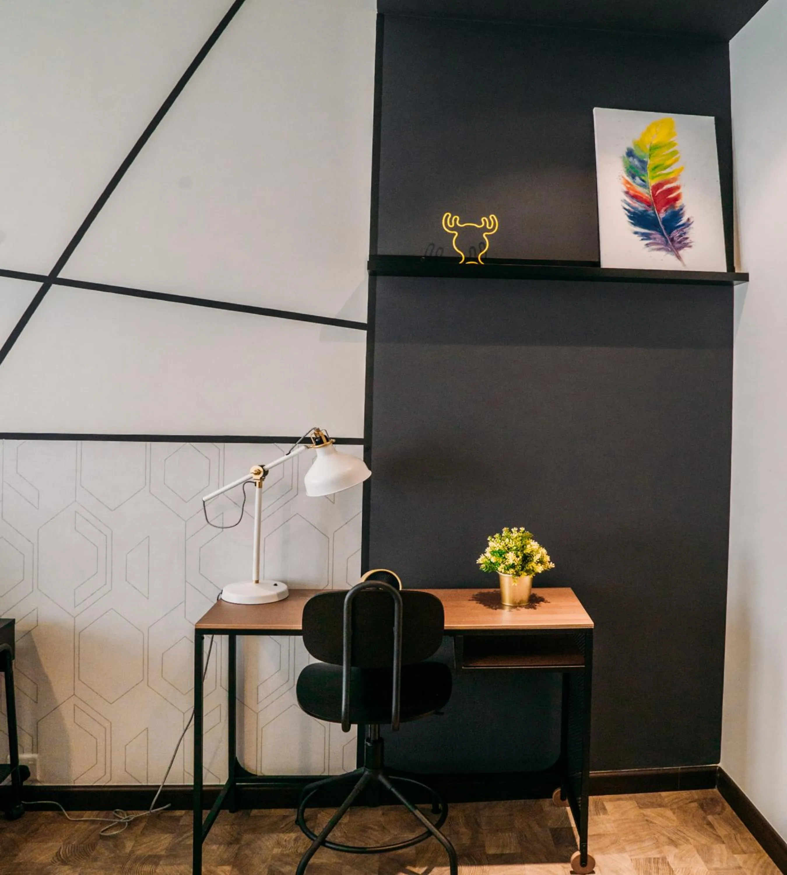 Decorative detail in Expressionz 48th floor Sky Pool