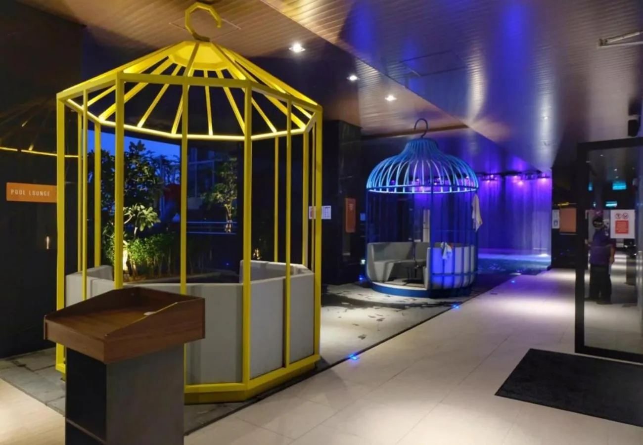 Swimming pool in Expressionz 48th floor Sky Pool