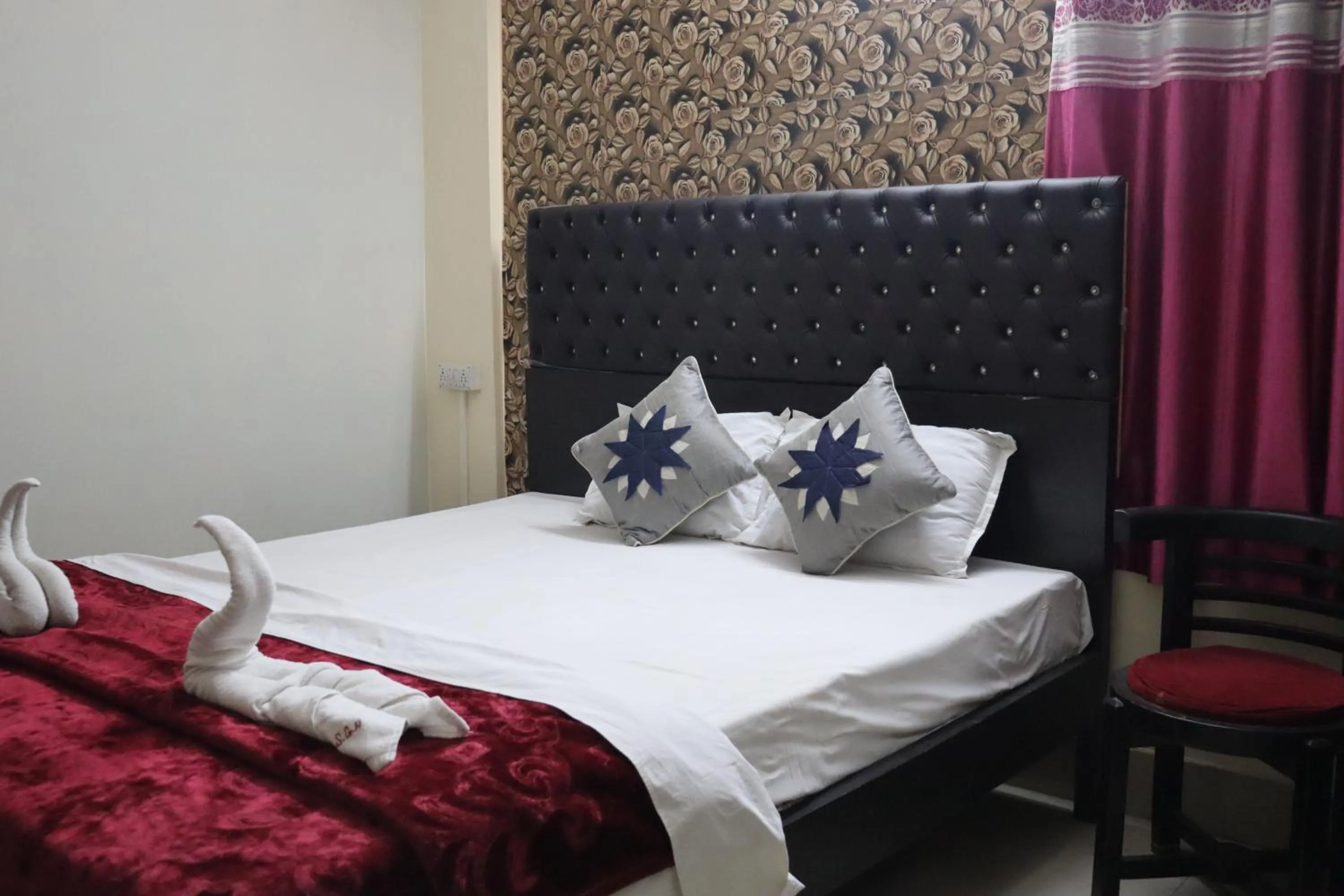 Bedroom, Bed in The Salvation Army RED SHIELD GUEST HOUSE