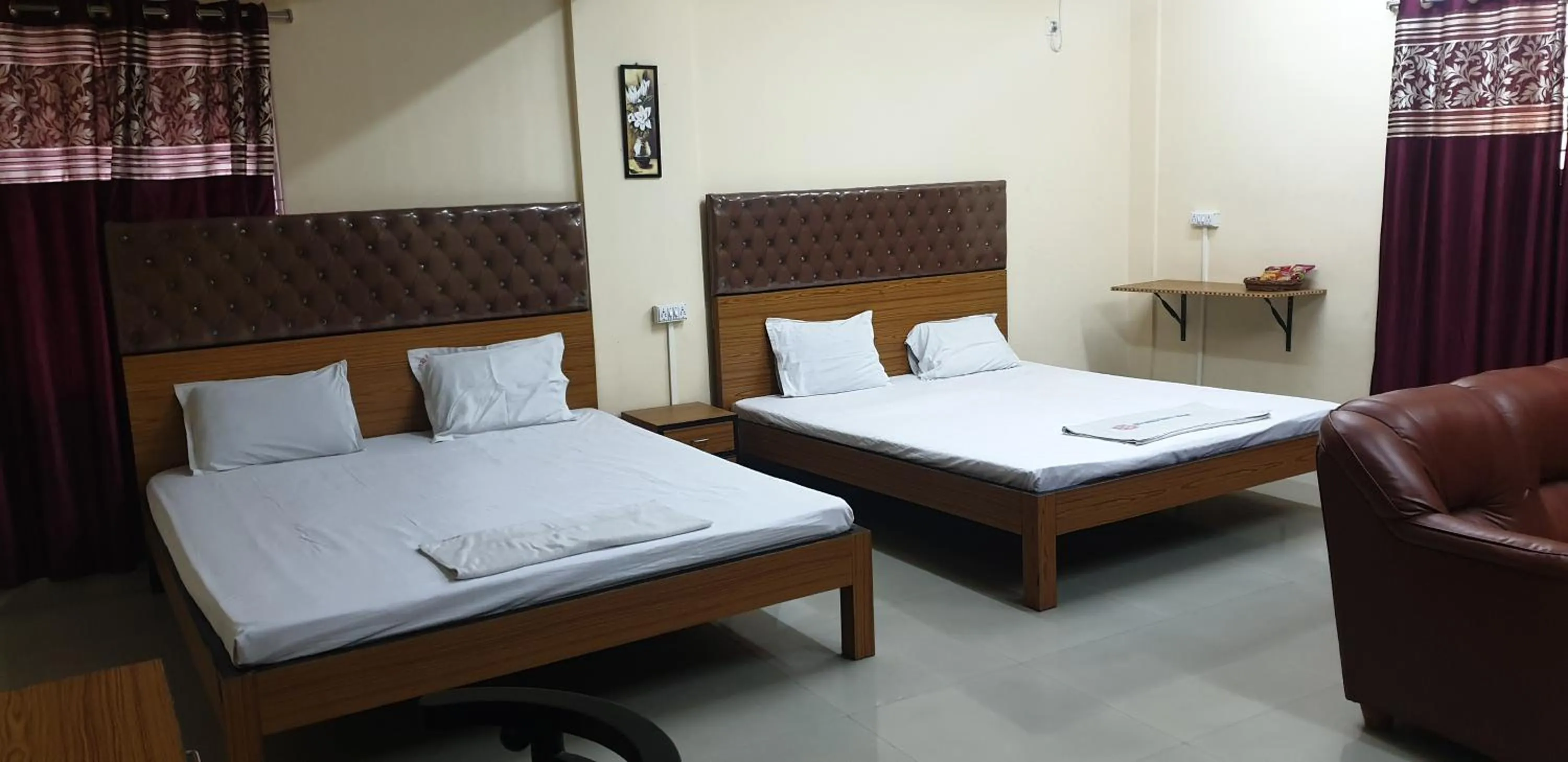 Bed in The Salvation Army RED SHIELD GUEST HOUSE