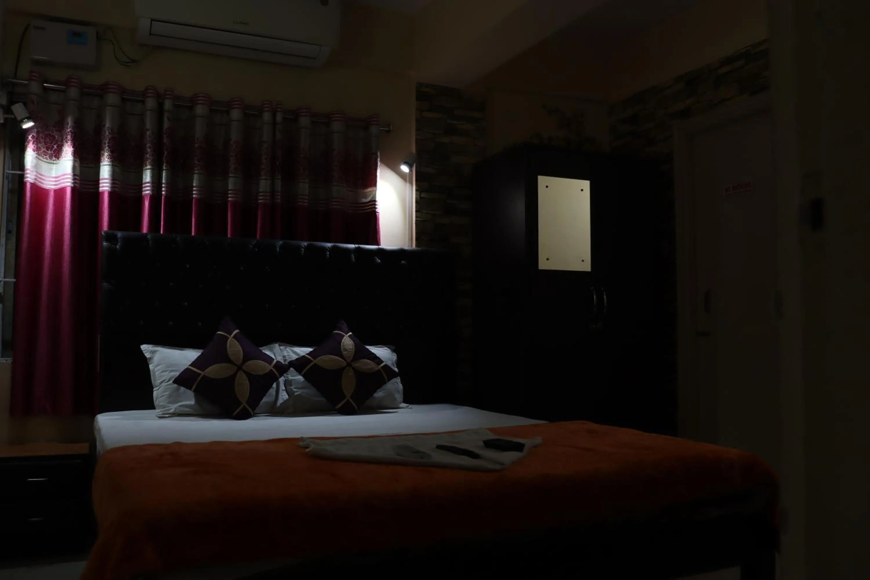 Bedroom, Bed in The Salvation Army RED SHIELD GUEST HOUSE