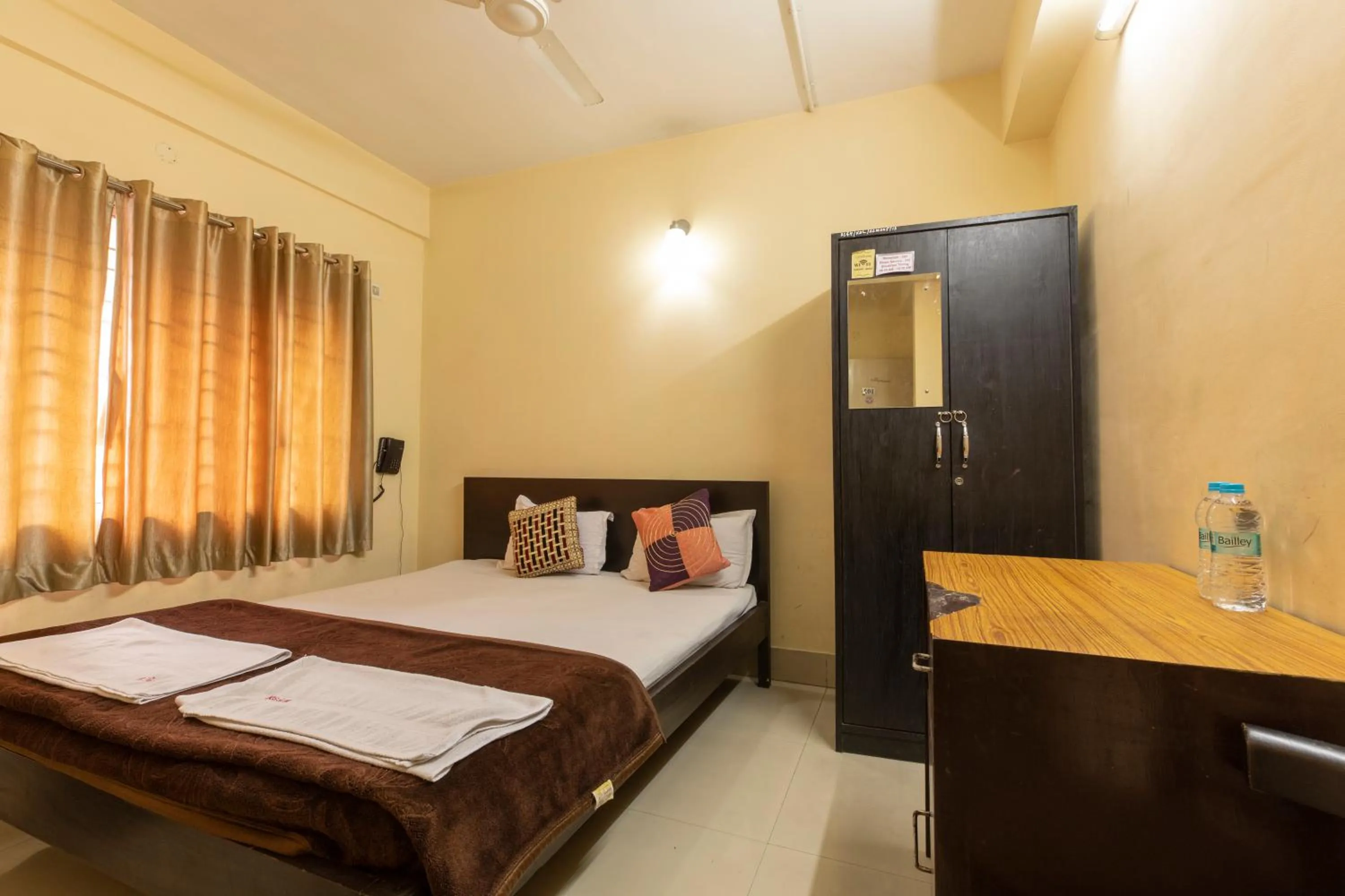 Bedroom, Bed in The Salvation Army RED SHIELD GUEST HOUSE