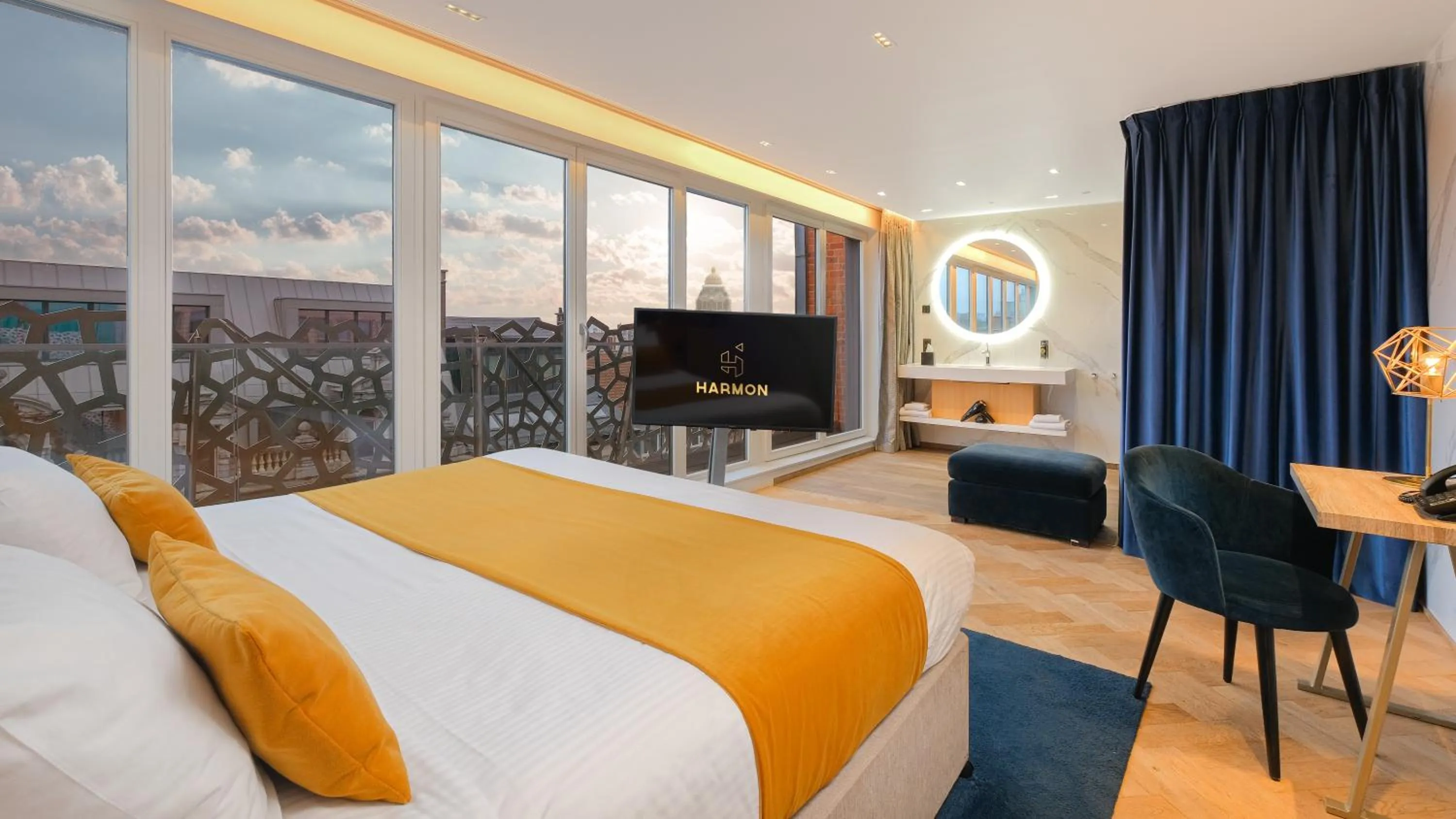 Photo of the whole room, Bed in Harmon House - Hotel & Spa