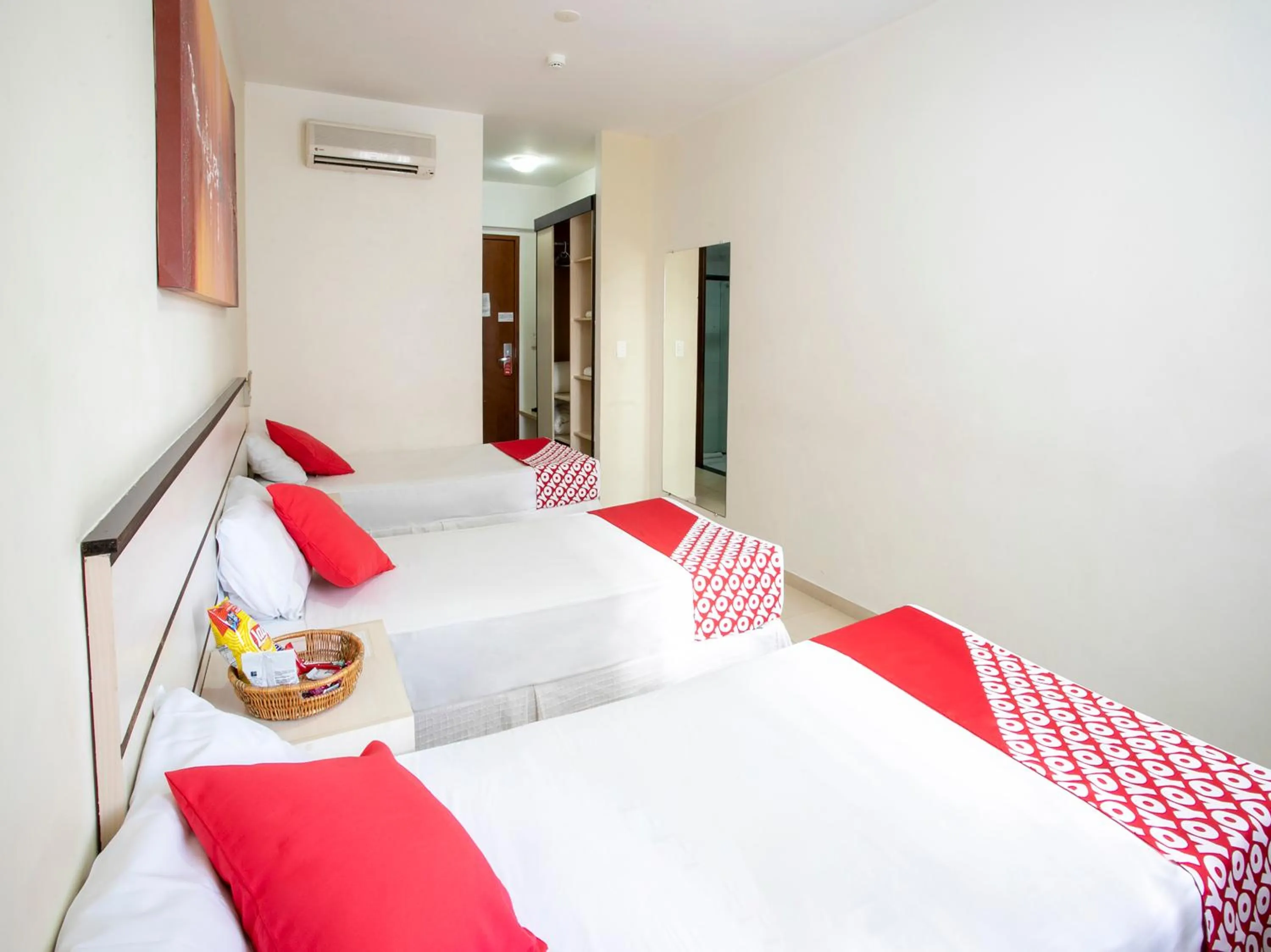 Bedroom, Bed in Polo Hotel