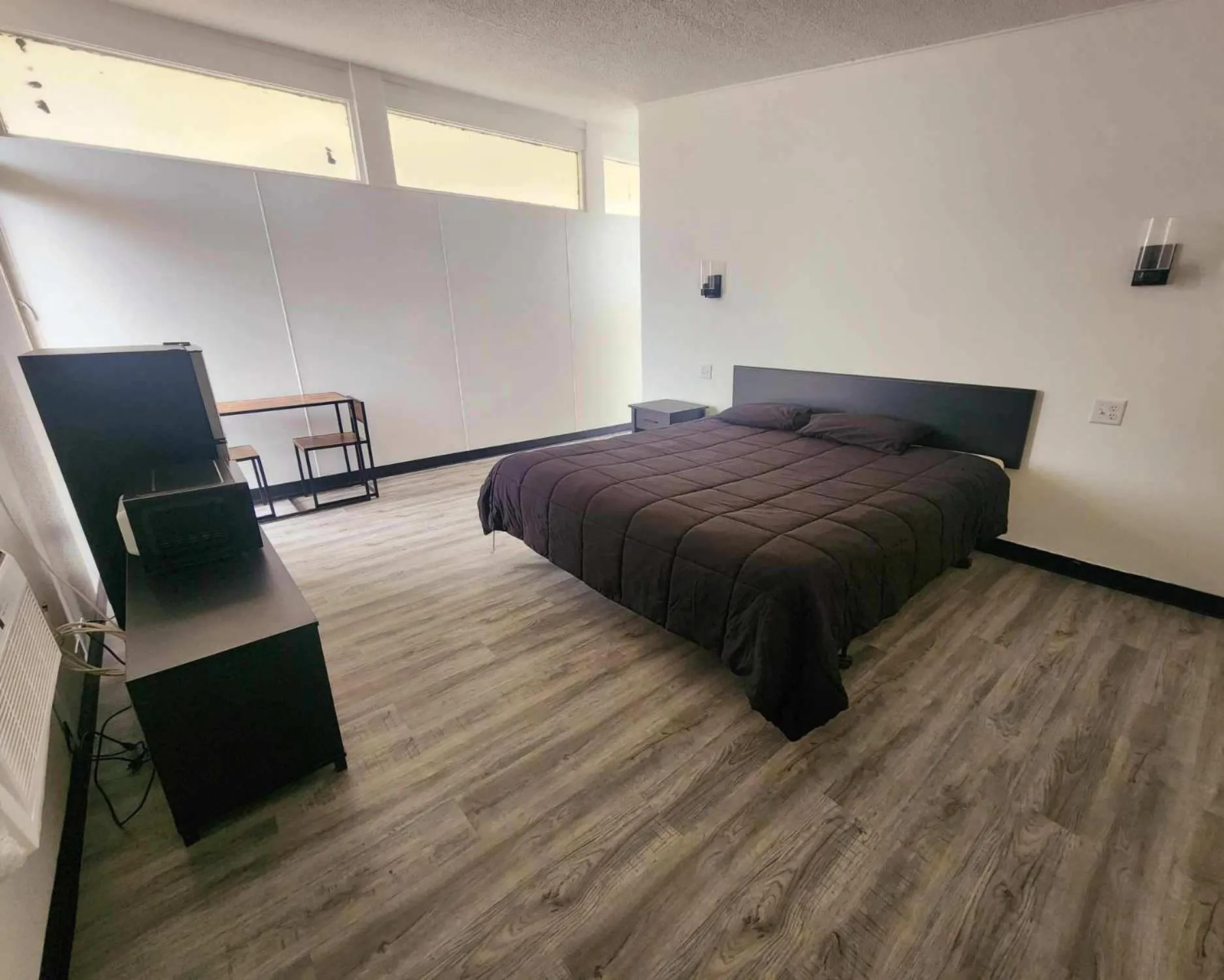 Bed in The Hastings Inn Salina