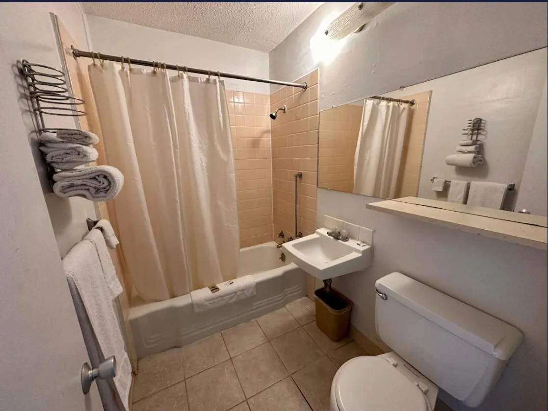 Toilet in The Hastings Inn Salina