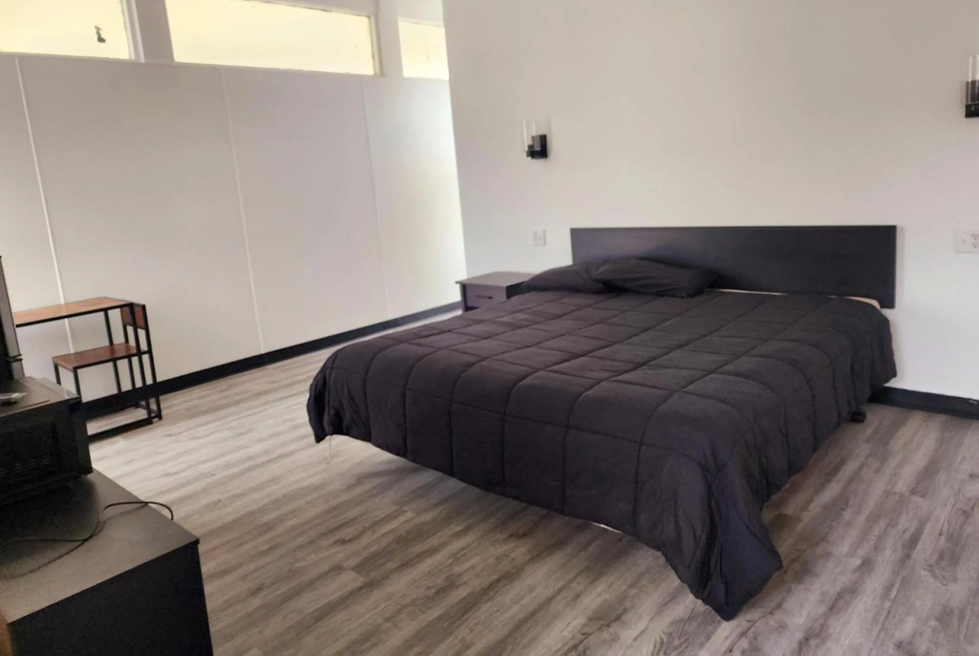 Bed in The Hastings Inn Salina